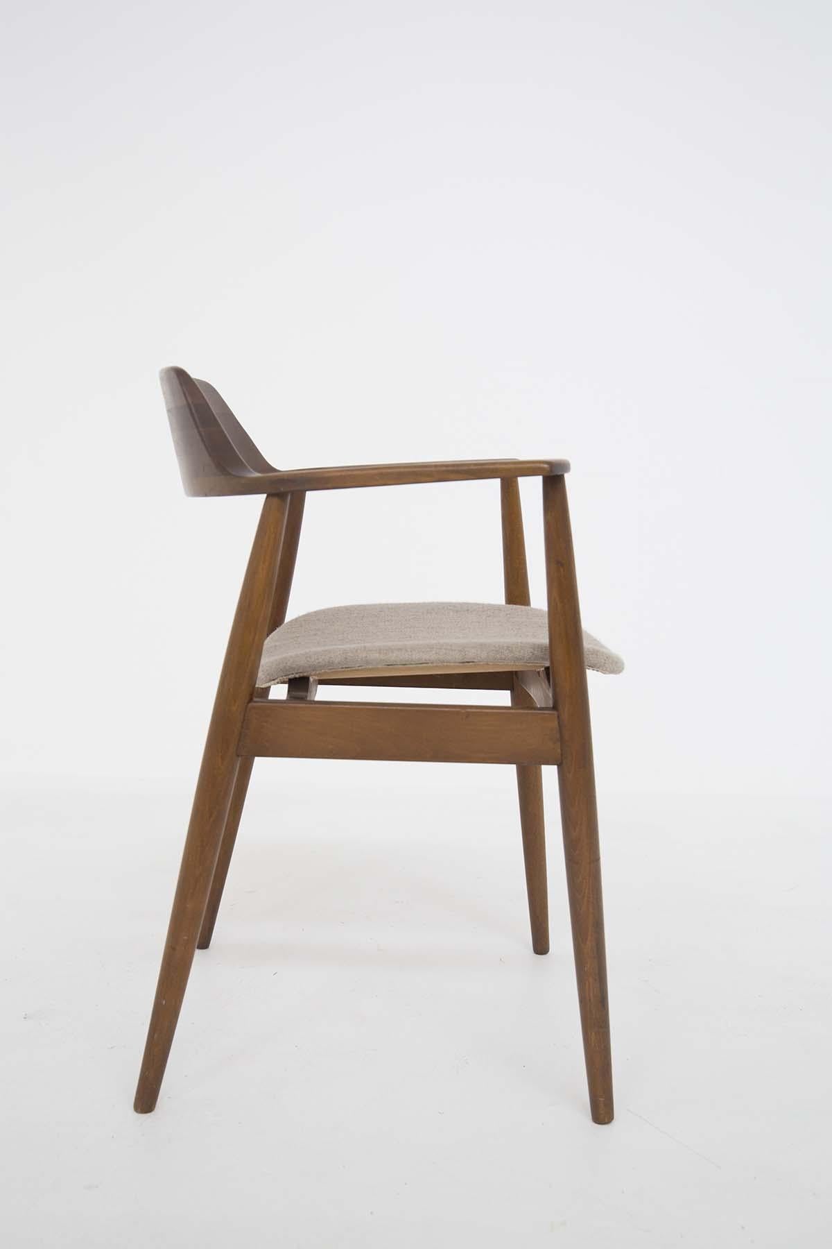 Amerikanischer Sessel aus Holz und Stoff aus der Mitte des Jahrhunderts, Phillip Lloyd Powell zugeschrieben im Zustand „Gut“ im Angebot in Milano, IT