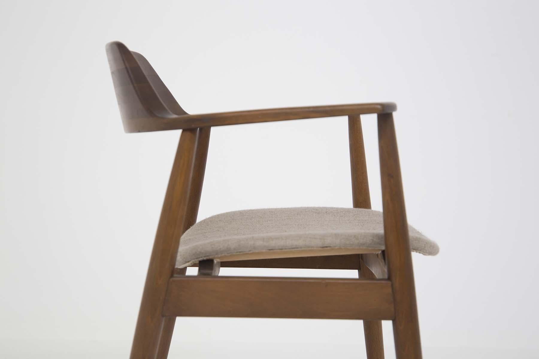Amerikanischer Sessel aus Holz und Stoff aus der Mitte des Jahrhunderts, Phillip Lloyd Powell zugeschrieben (Mitte des 20. Jahrhunderts) im Angebot