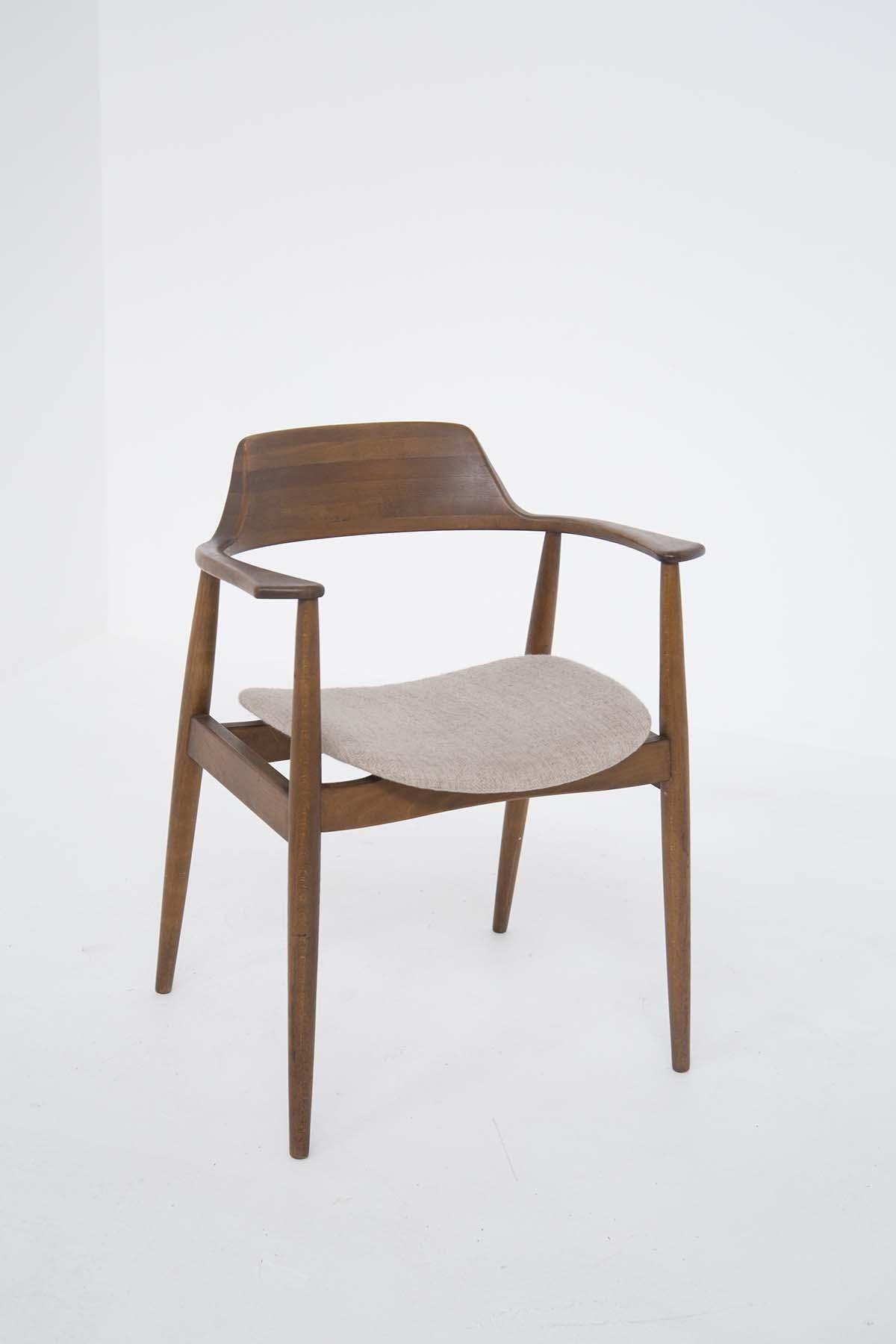 Amerikanischer Sessel aus Holz und Stoff aus der Mitte des Jahrhunderts, Phillip Lloyd Powell zugeschrieben im Angebot 3