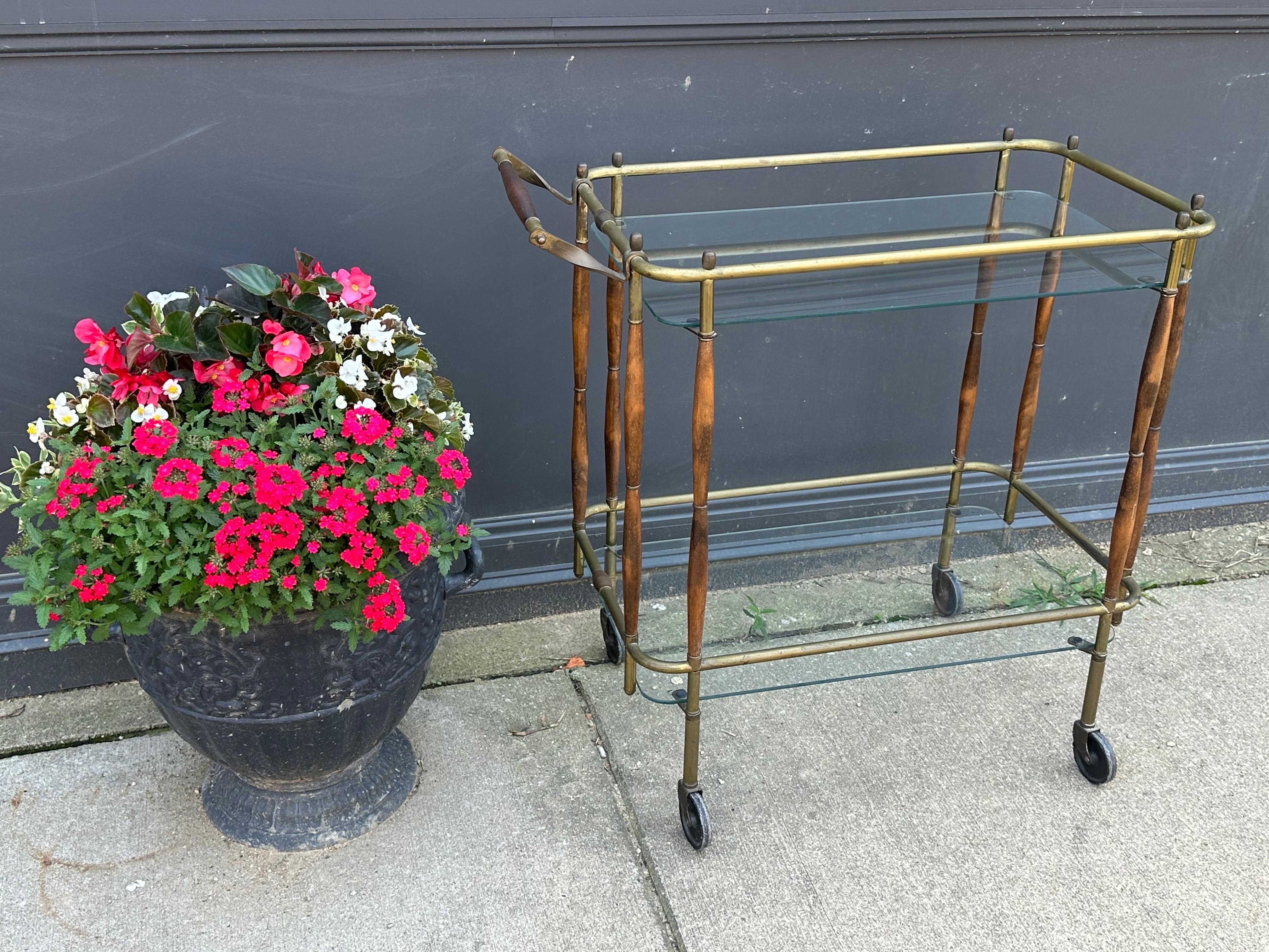 Mid-Century moderno Carrello da bar americano di metà secolo, ottimo colore e patina in vendita