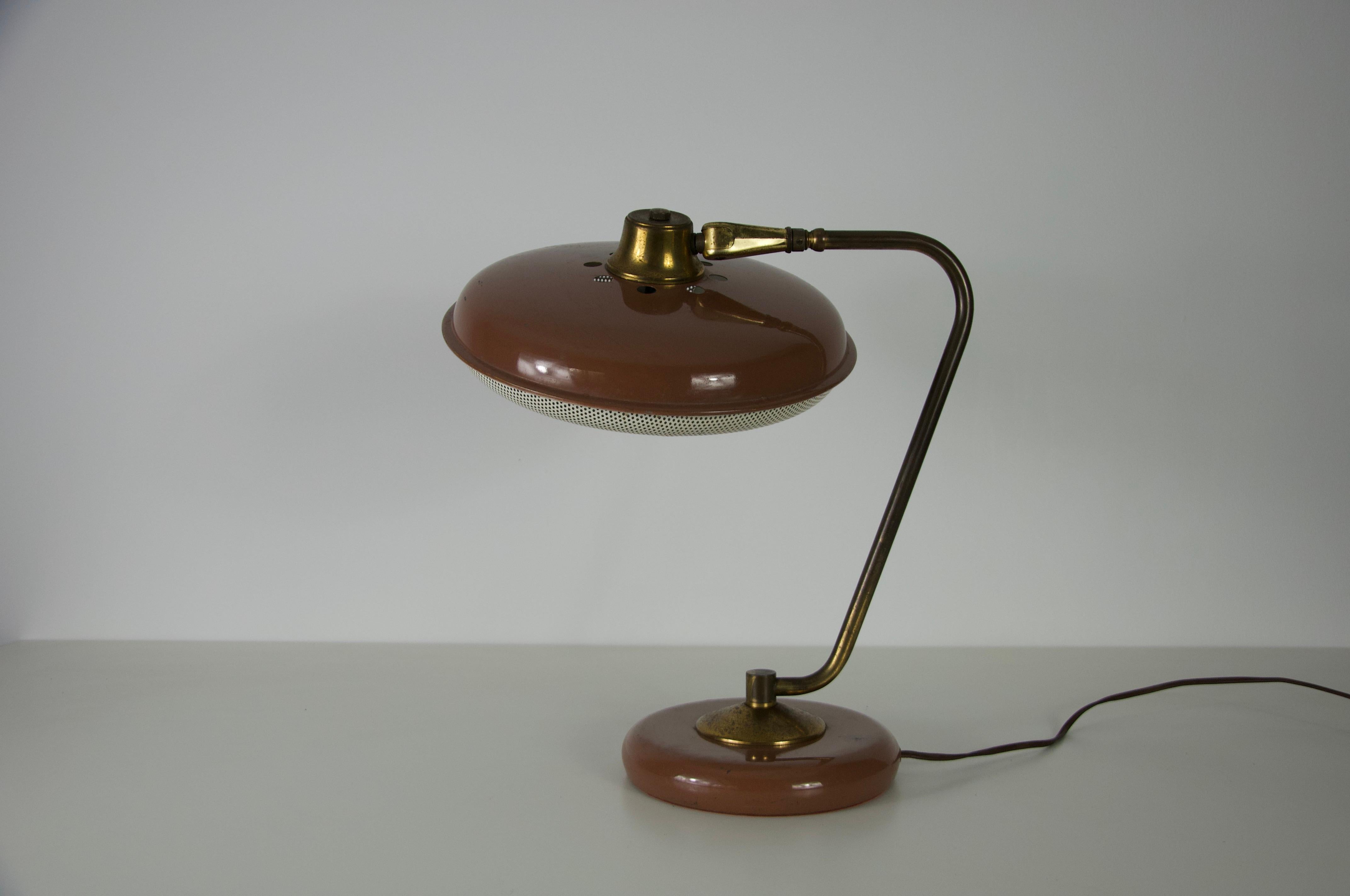 Mid-Century American Brass and Metal Table Lamp, 1960s For Sale 5