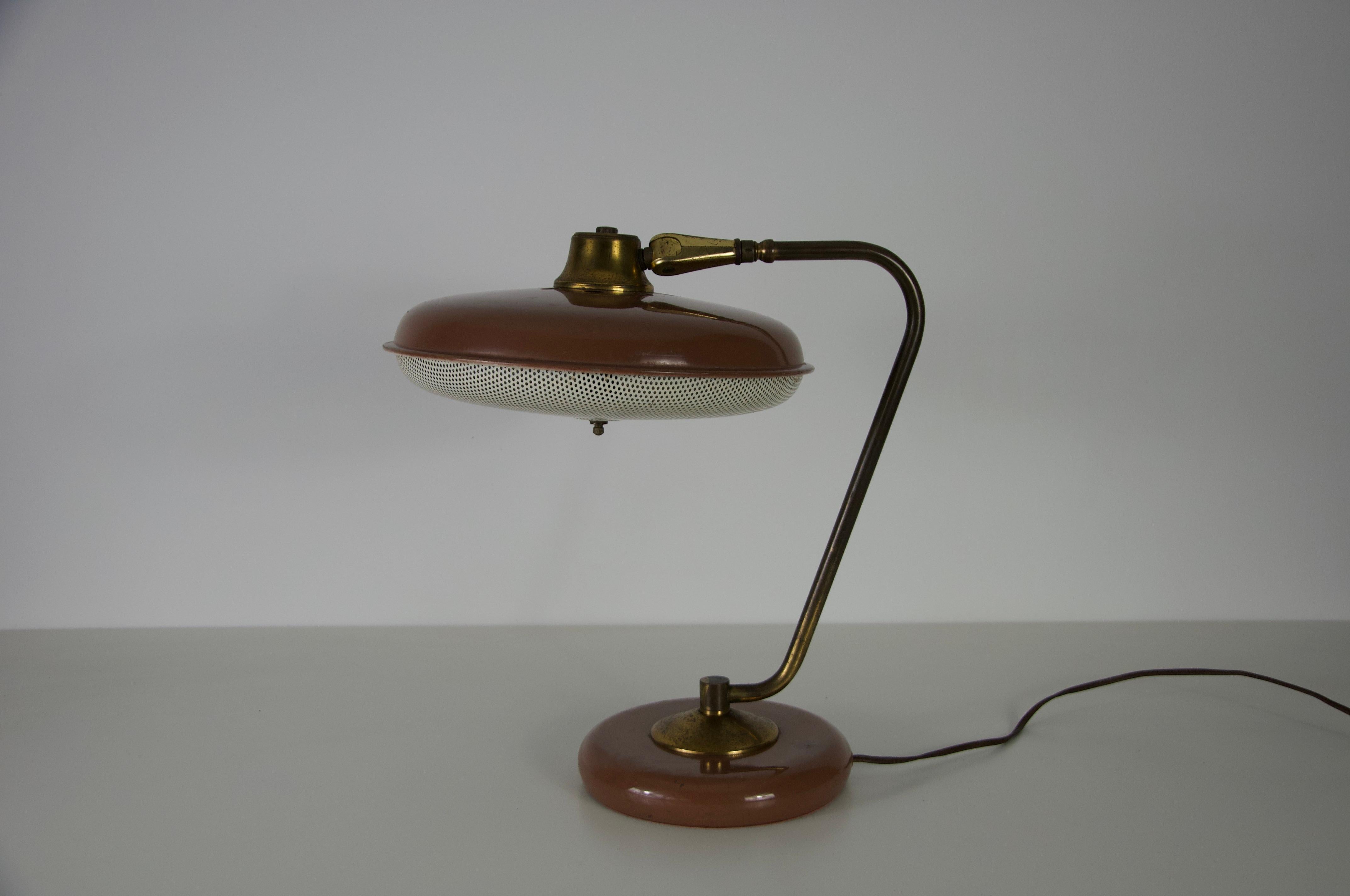 Mid-Century American Brass and Metal Table Lamp, 1960s For Sale 2