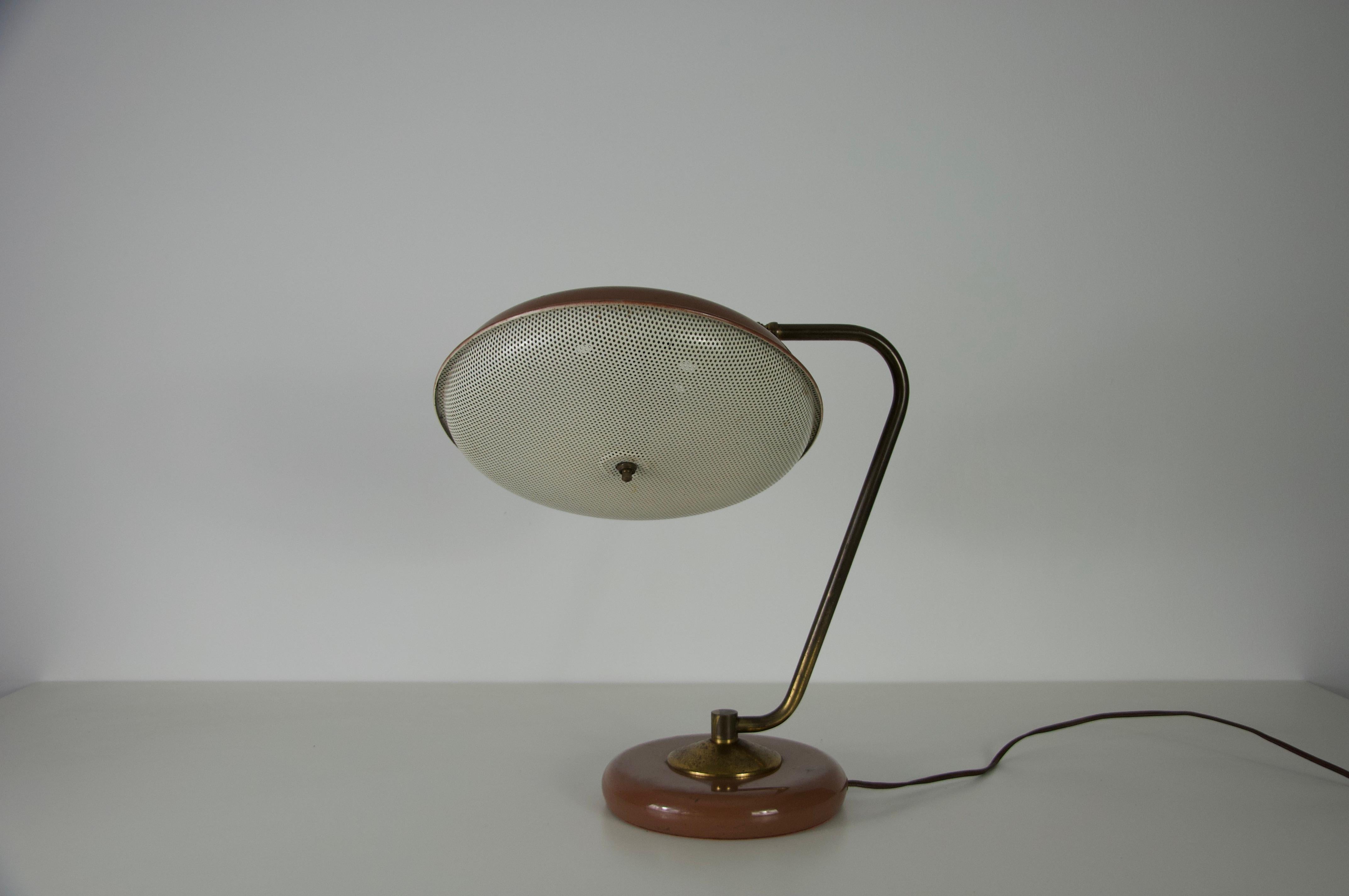 Mid-Century American Brass and Metal Table Lamp, 1960s For Sale 4