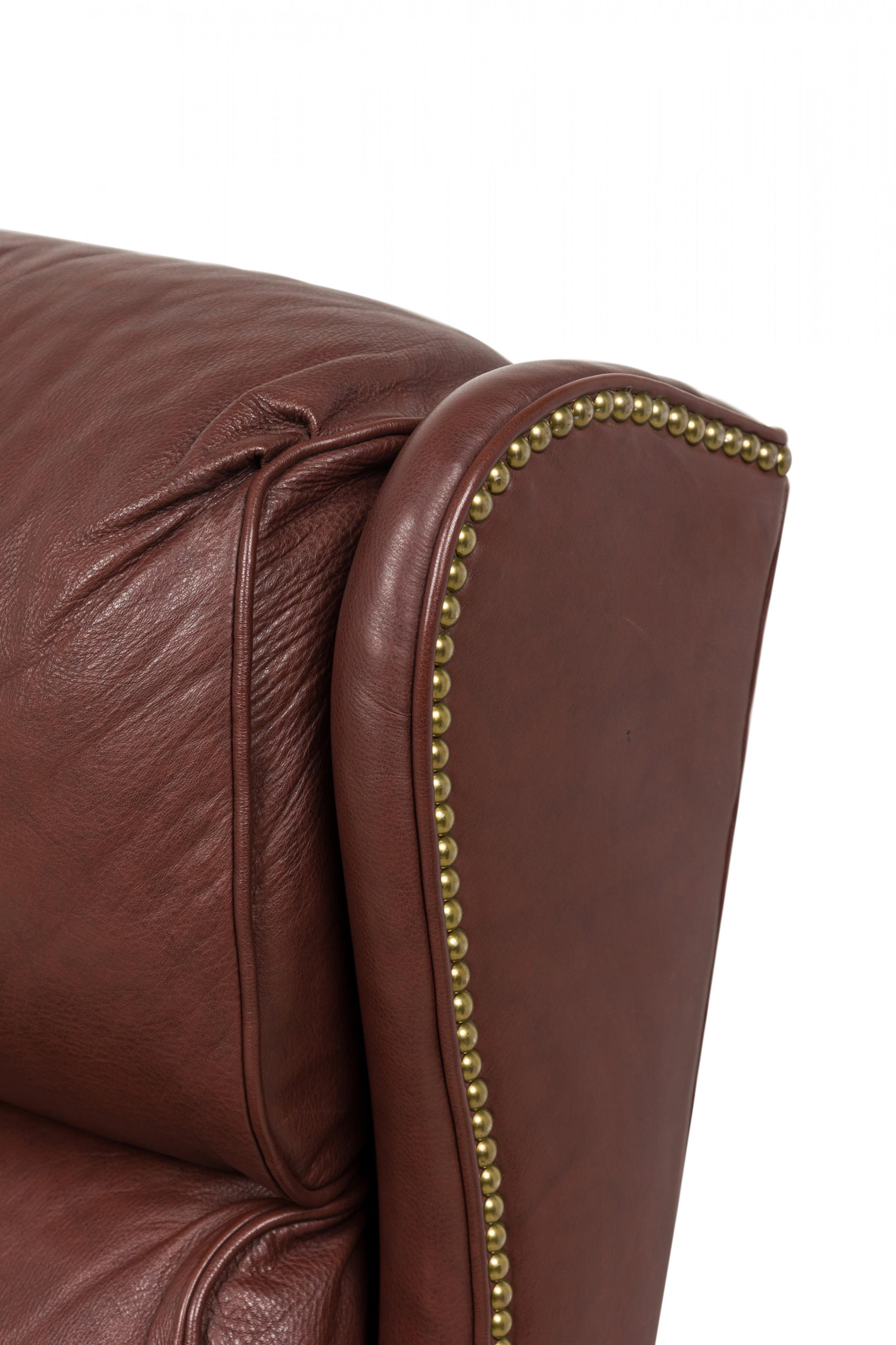 Chaise de bureau Wingback en cuir marron American Mid-Century Bon état - En vente à Queens, NY