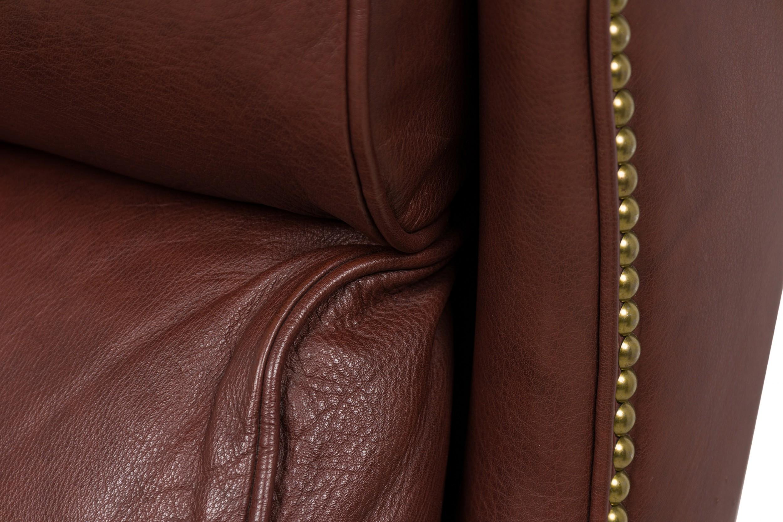 Chaise de bureau Wingback en cuir marron American Mid-Century en vente 1