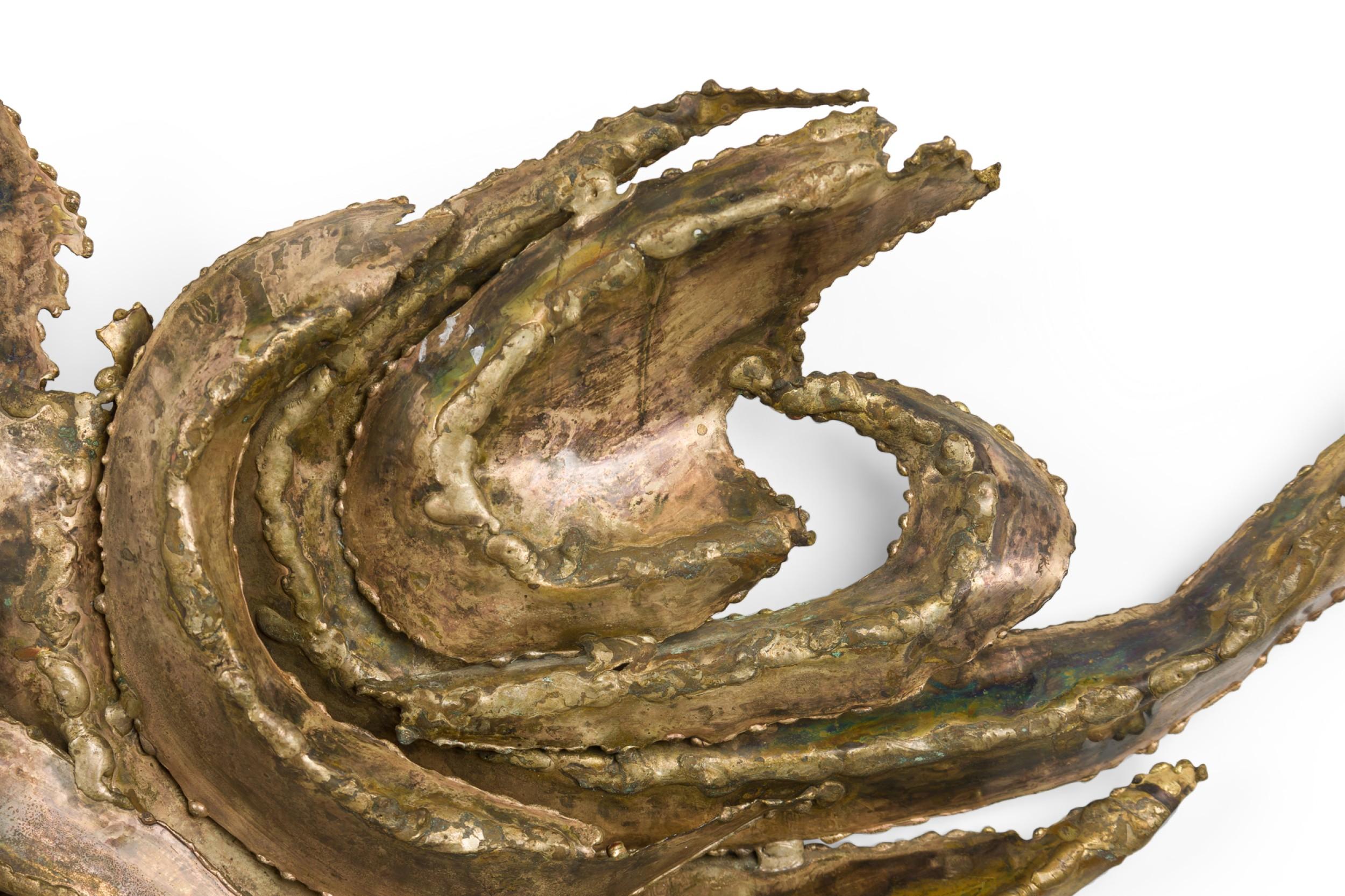 Mid-Century American Brutalist Stil Gebogenes Metall Wandtafel (20. Jahrhundert) im Angebot