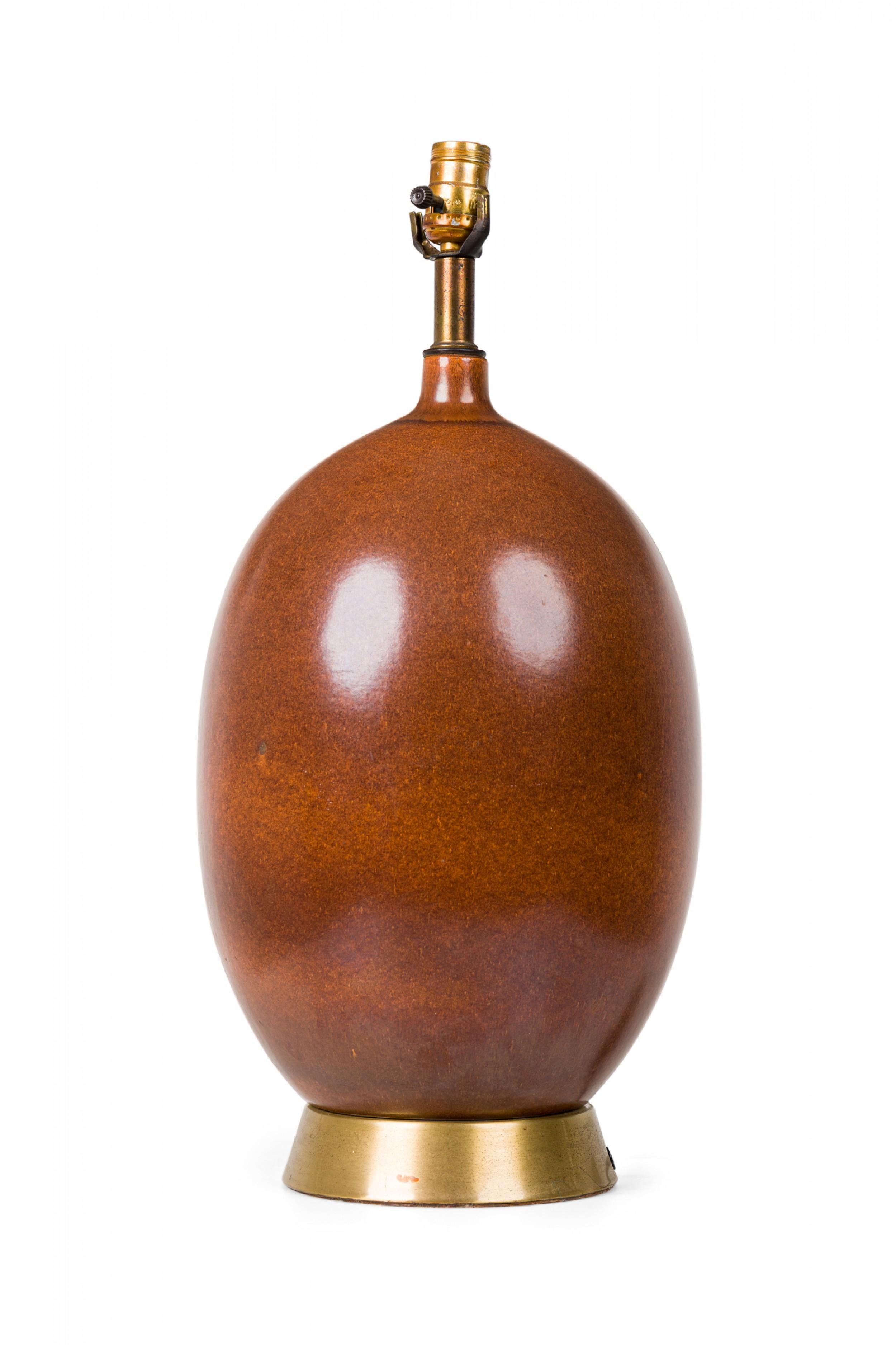 Mid-Century American Ceramic Brown Egg Form Table Lamp on Brass Base For Sale 2