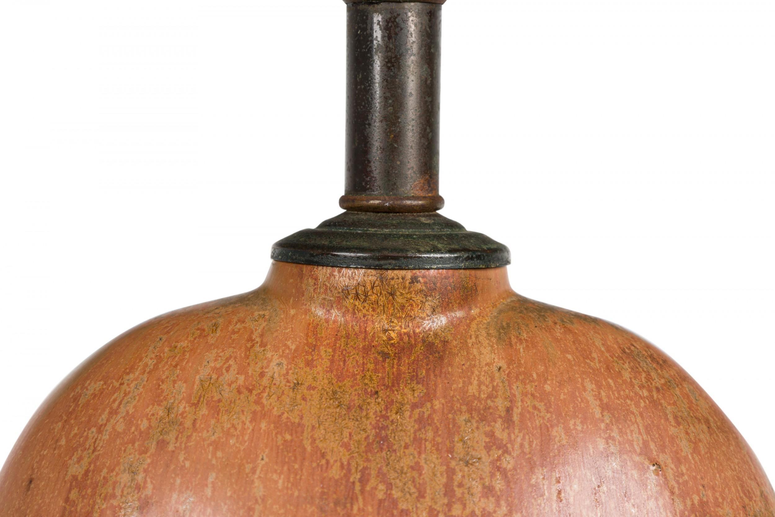 Amerikanische glasierte Mid-Century-Tischlampe in Flaschenform aus Keramik in Erdtönen im Angebot 1