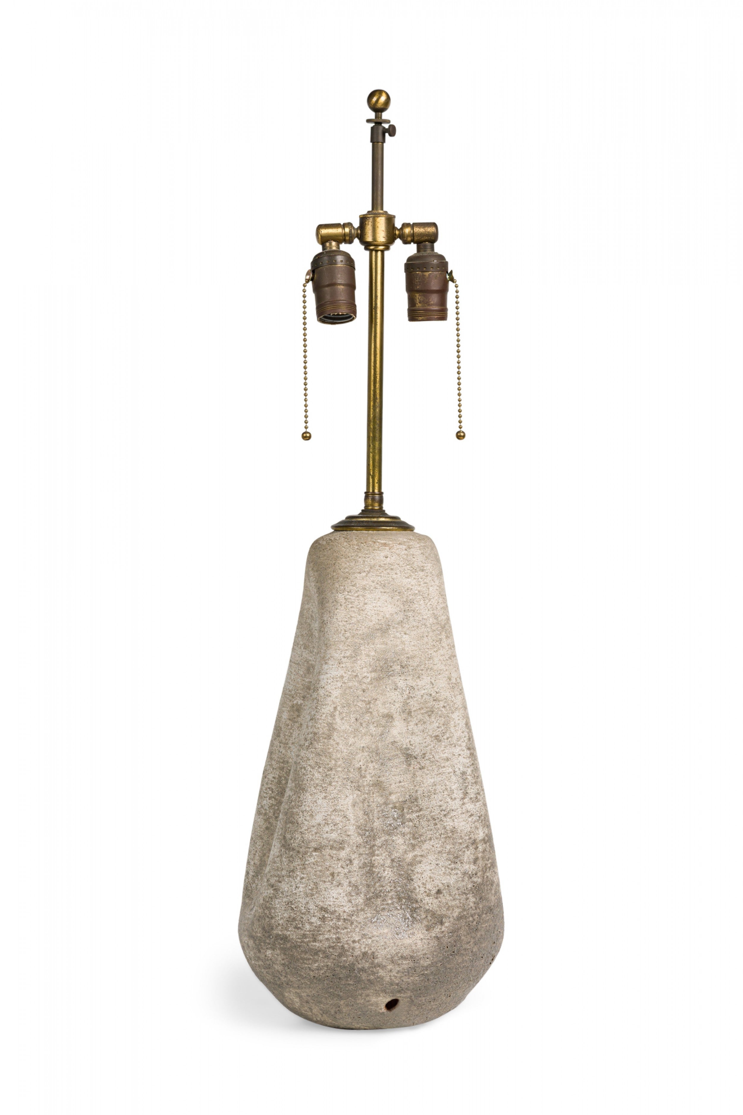 Lampe de table du milieu du siècle en céramique blanche émaillée à la craie et texturée