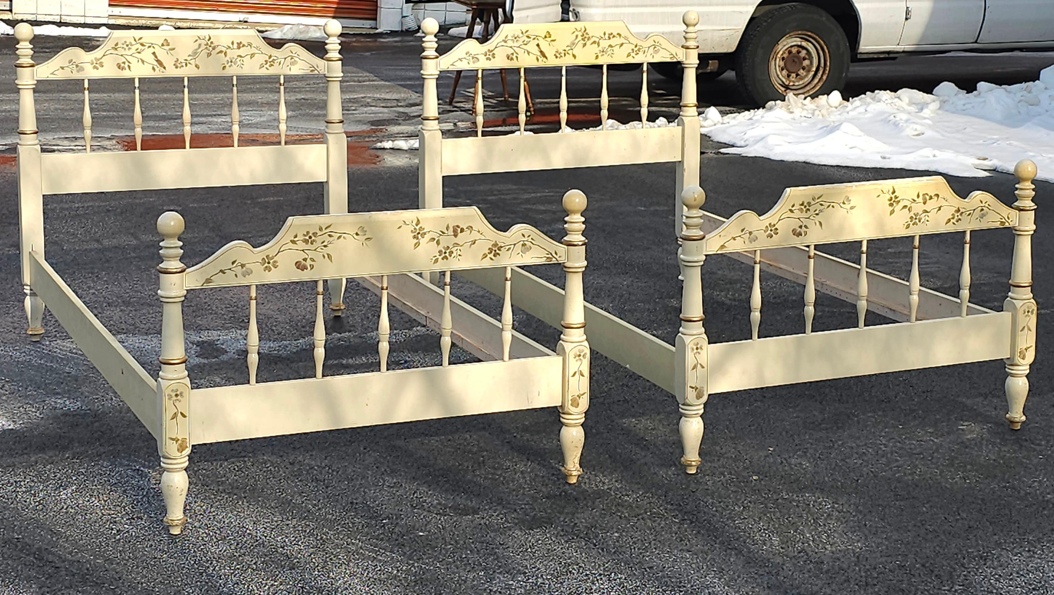 Mid-Century American Classical Cream Painted and Decorated Maple Twin Beds, Pair For Sale 1