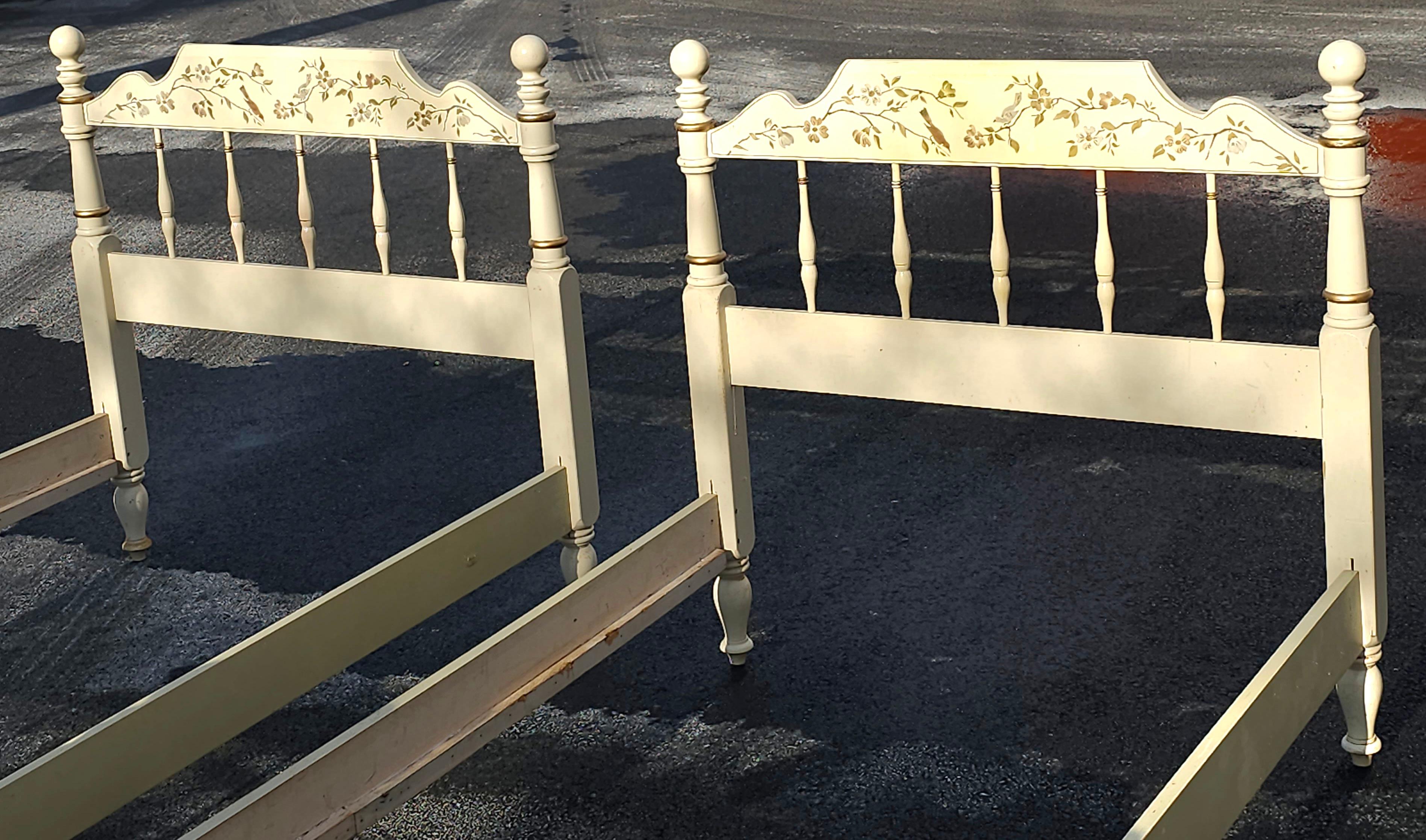 Mid-Century American Classical Cream Painted and Decorated Maple Twin Beds, Pair For Sale 2