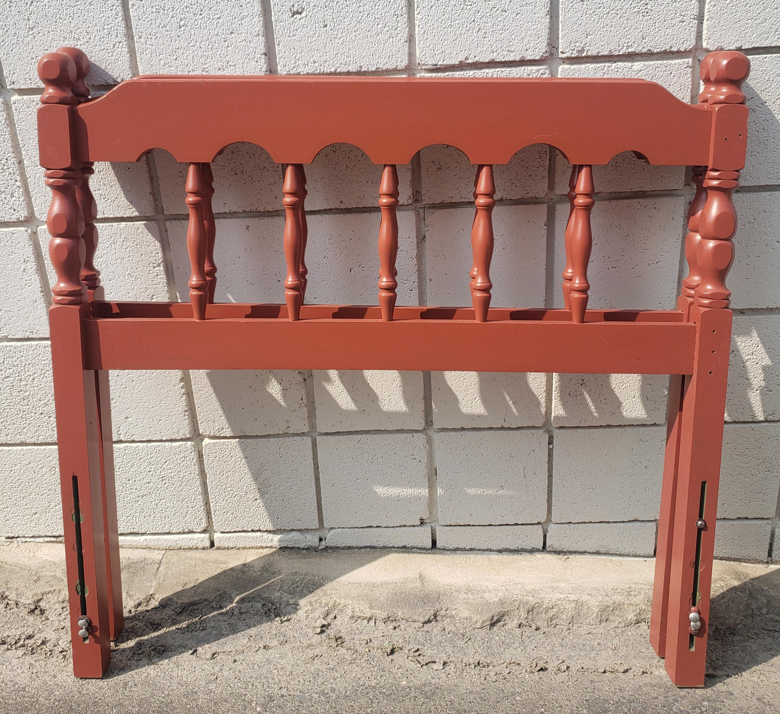 Mid-Century American Classical Painted Twin Size Headboards, A pair In Good Condition For Sale In Germantown, MD