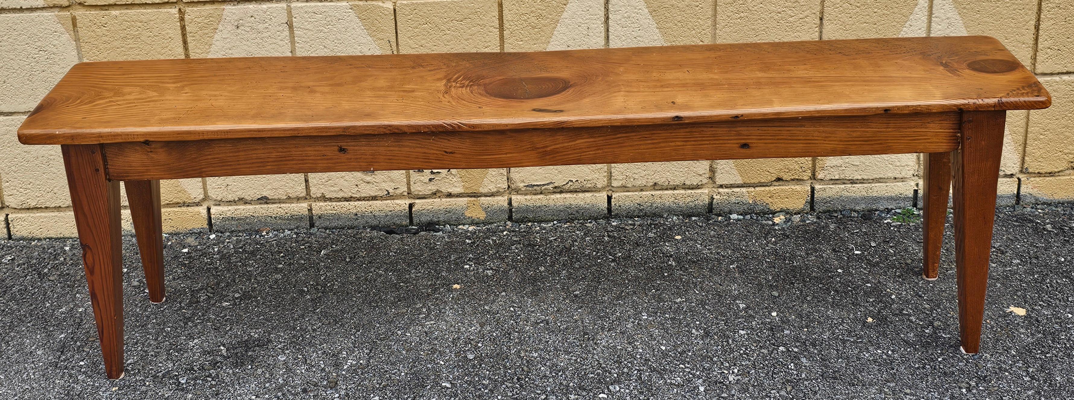 Mid-Century Modern Banc en pin classique américain du milieu du siècle en vente