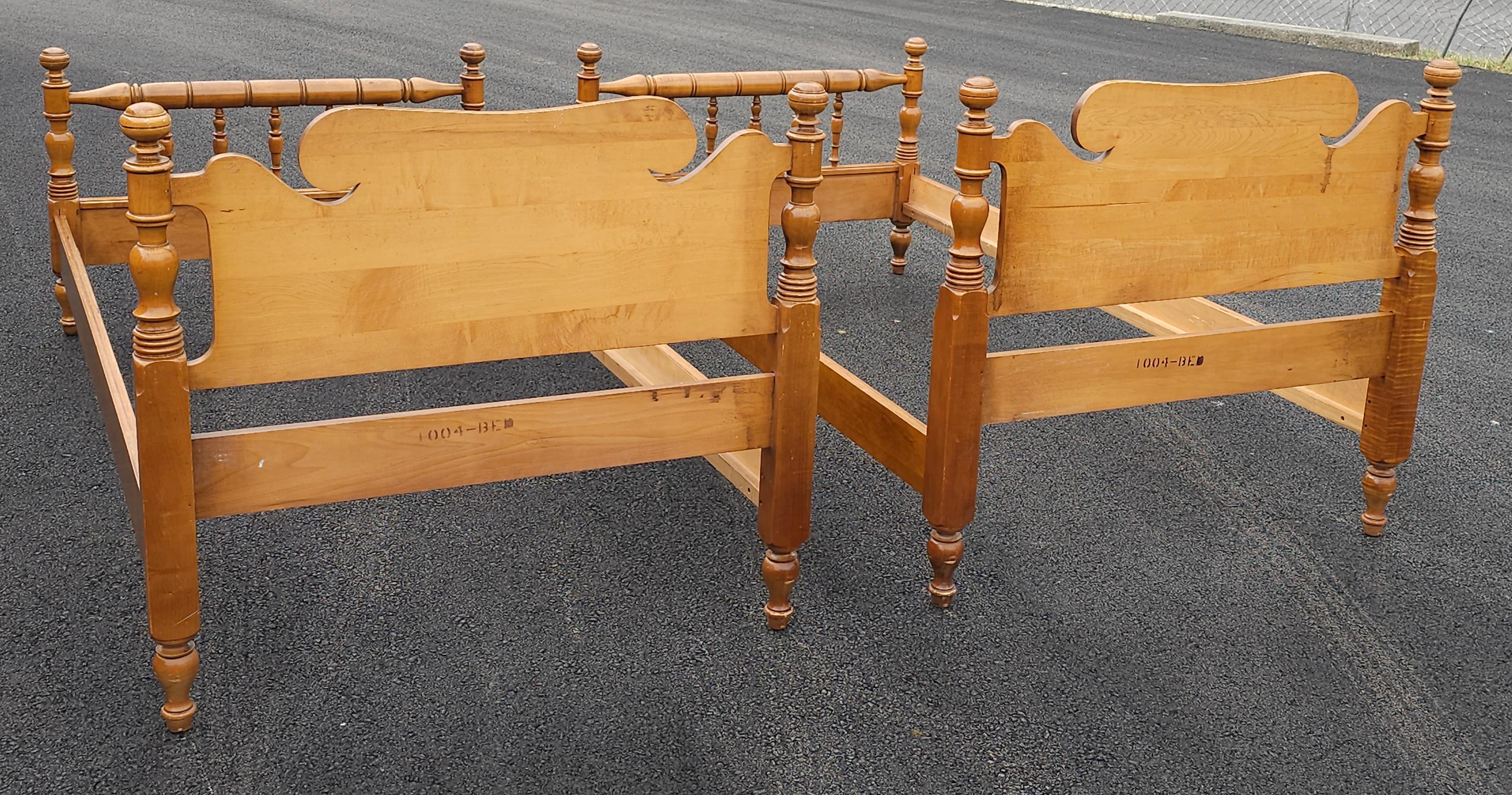 Mid-Century American Classical Turned Maple Twin Bedframes, Pair For Sale 6