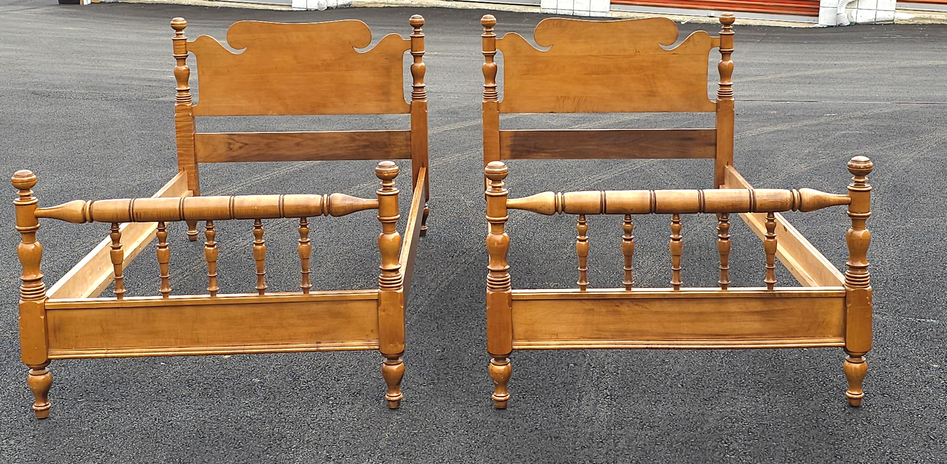 Mid-Century American Classical Turned Maple Twin Bedframes, Pair For Sale 2