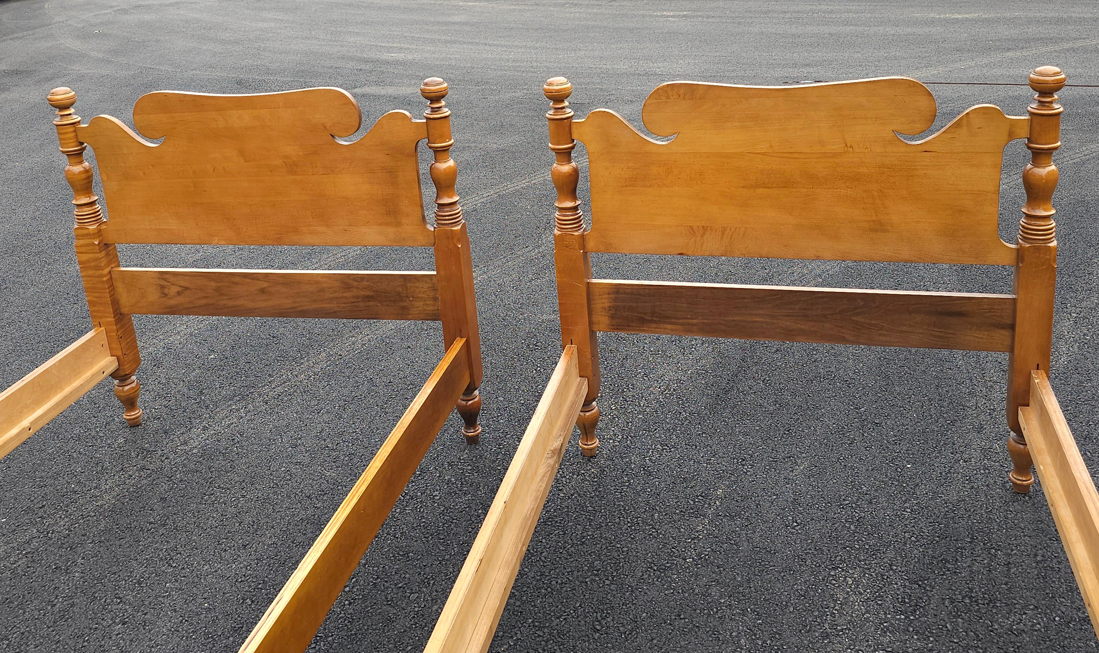 Mid-Century American Classical Turned Maple Twin Bedframes, Pair For Sale 4