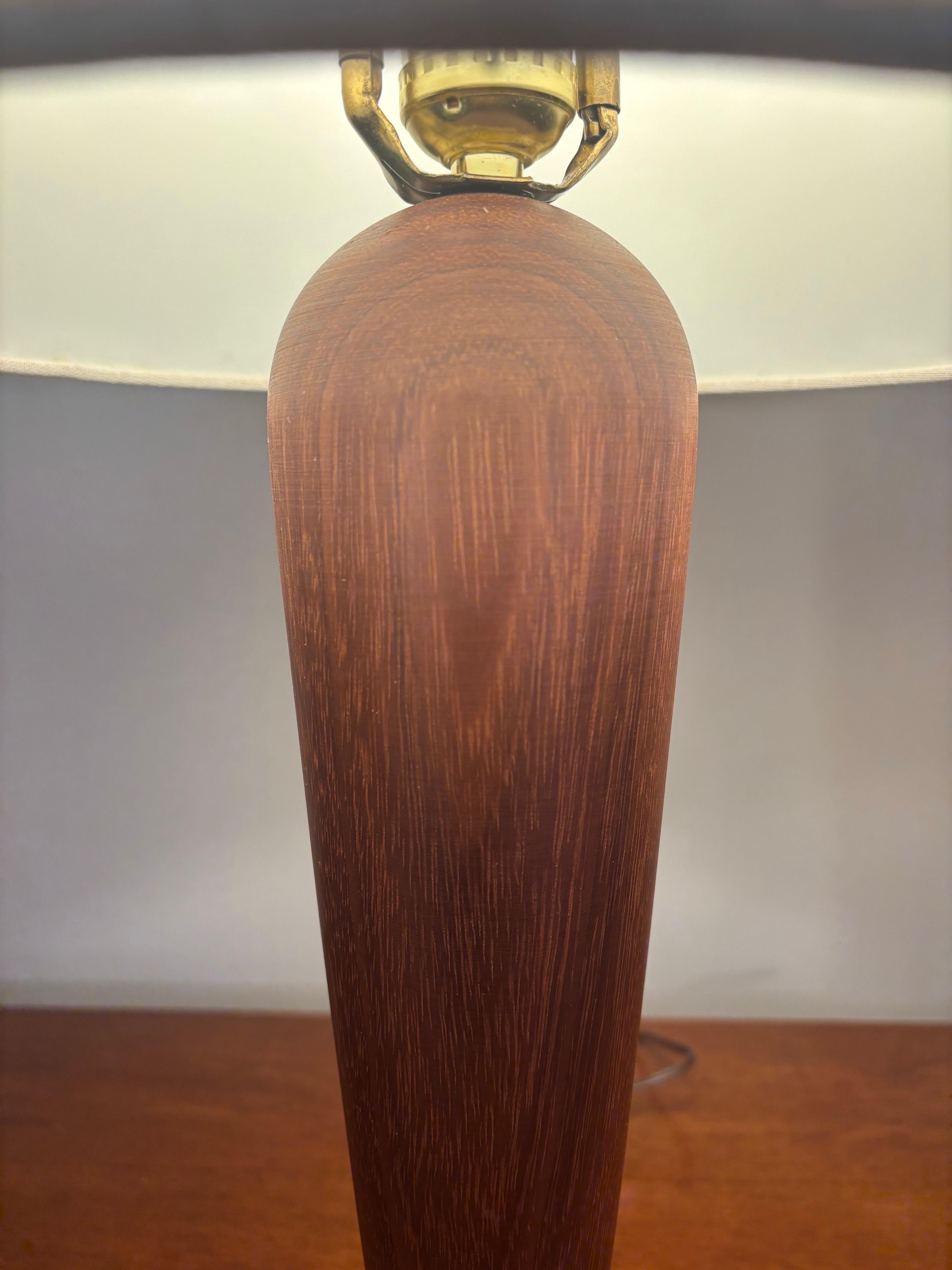 Mid Century American Craft Gedrehte Eiche Tischlampen, ein Paar (amerikanisch) im Angebot