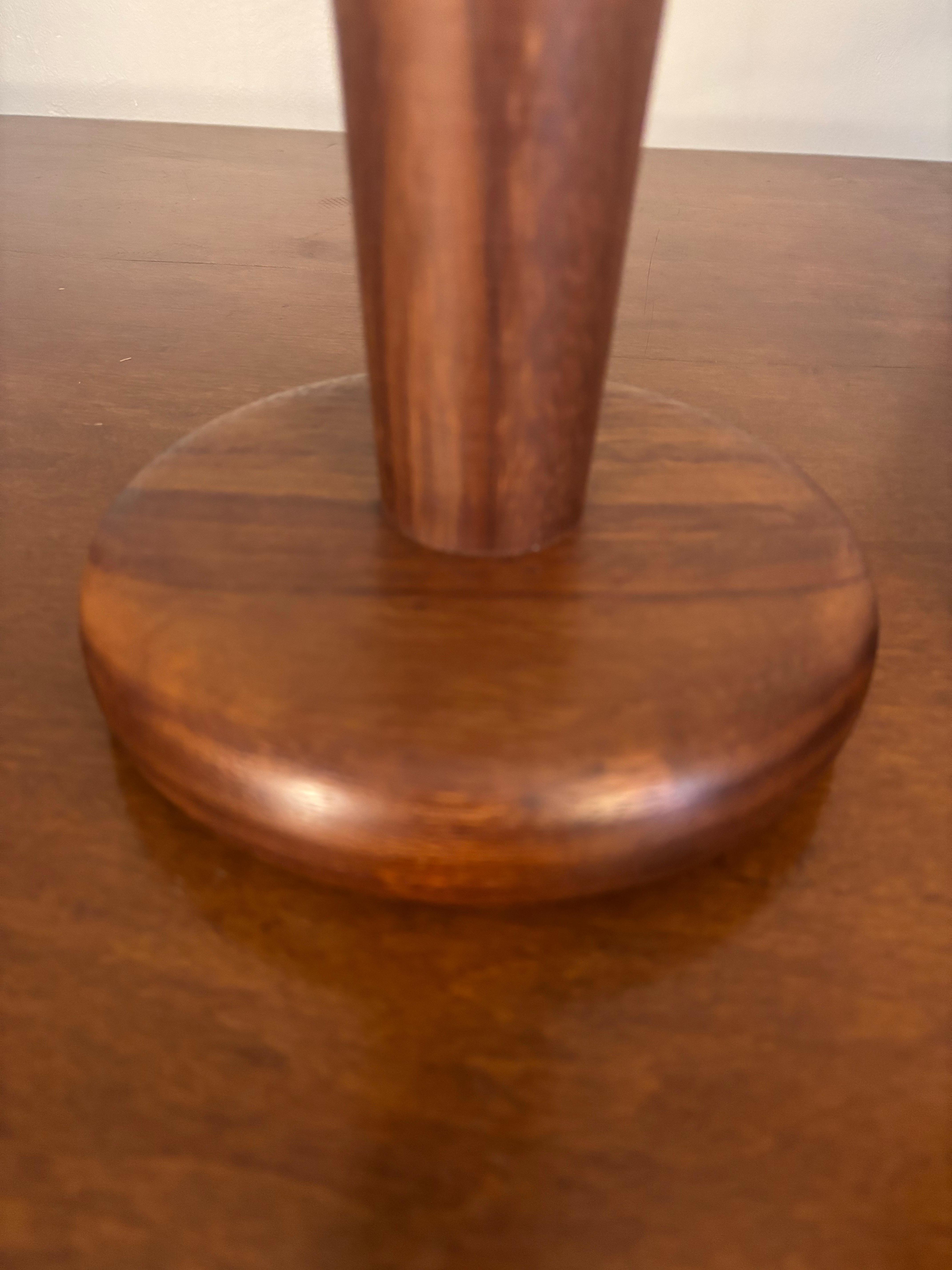 Mid Century American Craft Gedrehte Eiche Tischlampen, ein Paar (20. Jahrhundert) im Angebot