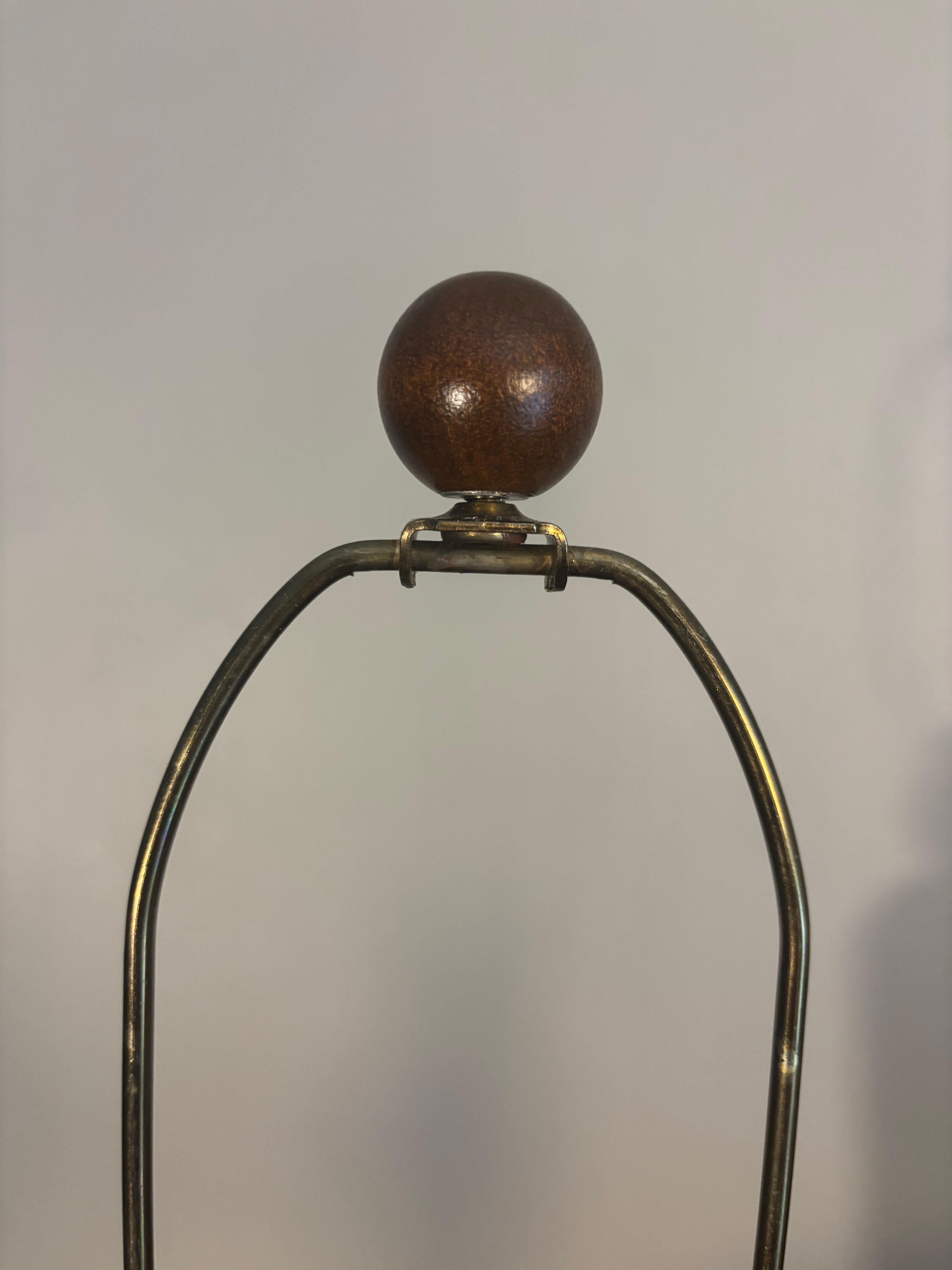 Mid Century American Craft Gedrehte Eiche Tischlampen, ein Paar im Angebot 1