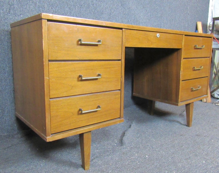 MidCentury American Desk For Sale at 1stDibs