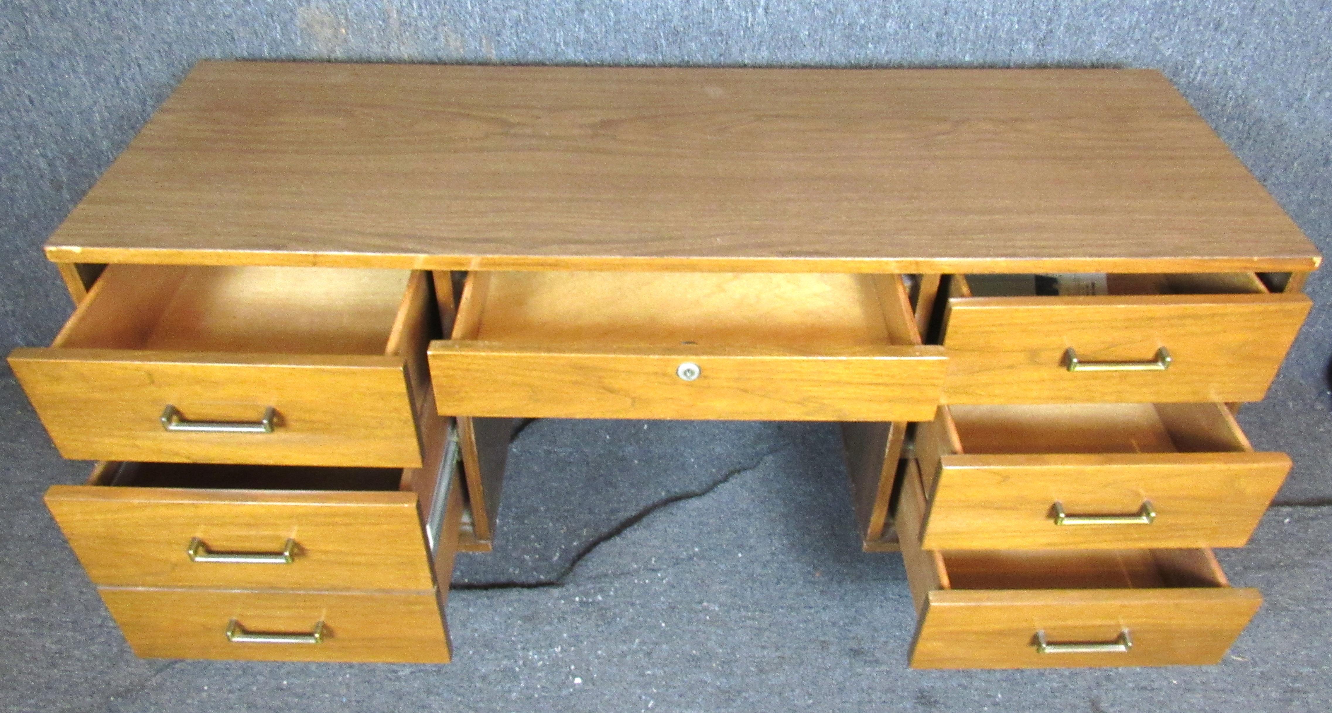 20th Century Mid-Century American Desk For Sale