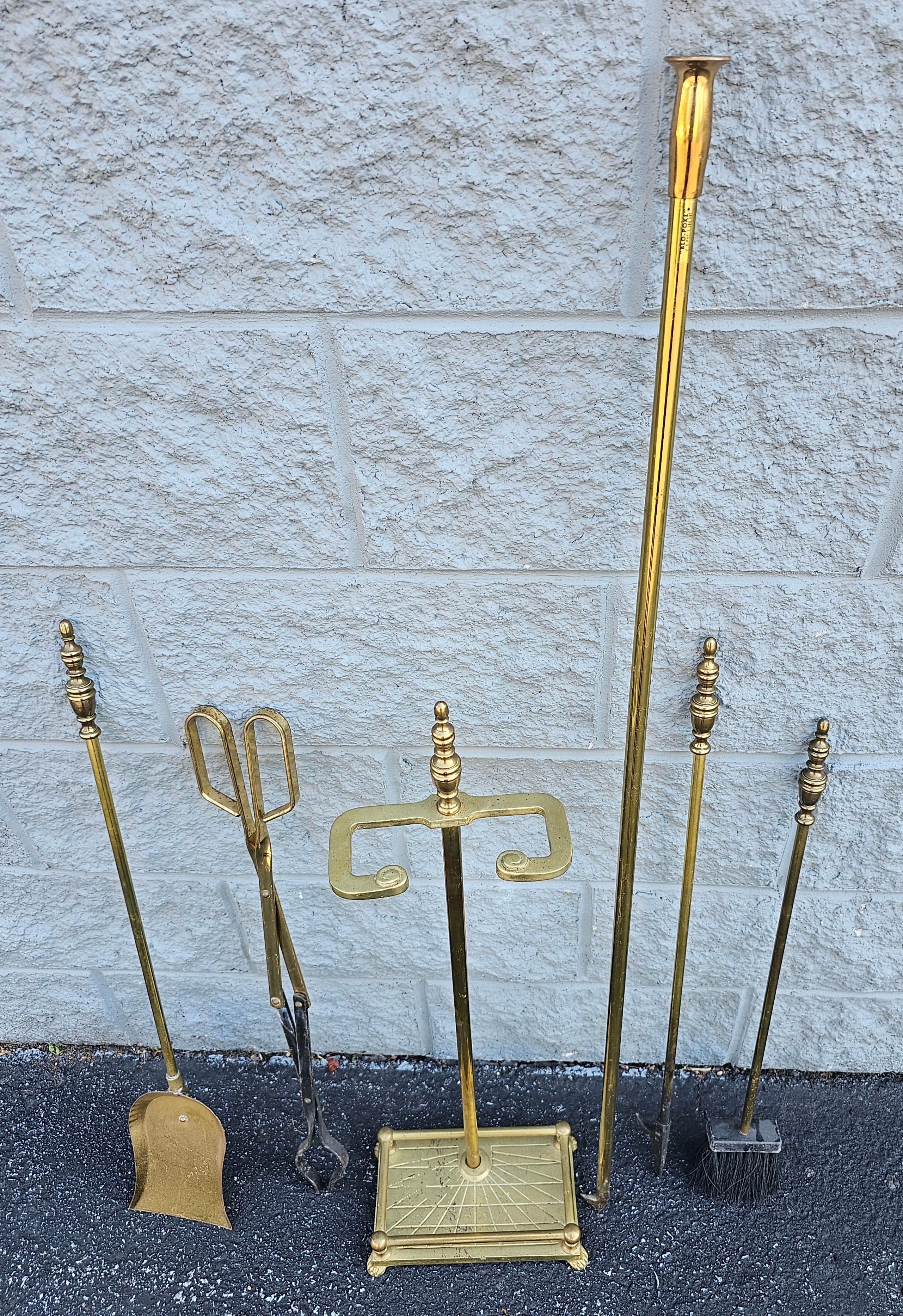 Metalwork Mid-Century American Federal Style Brass Fireplace Tools Set of 6 For Sale