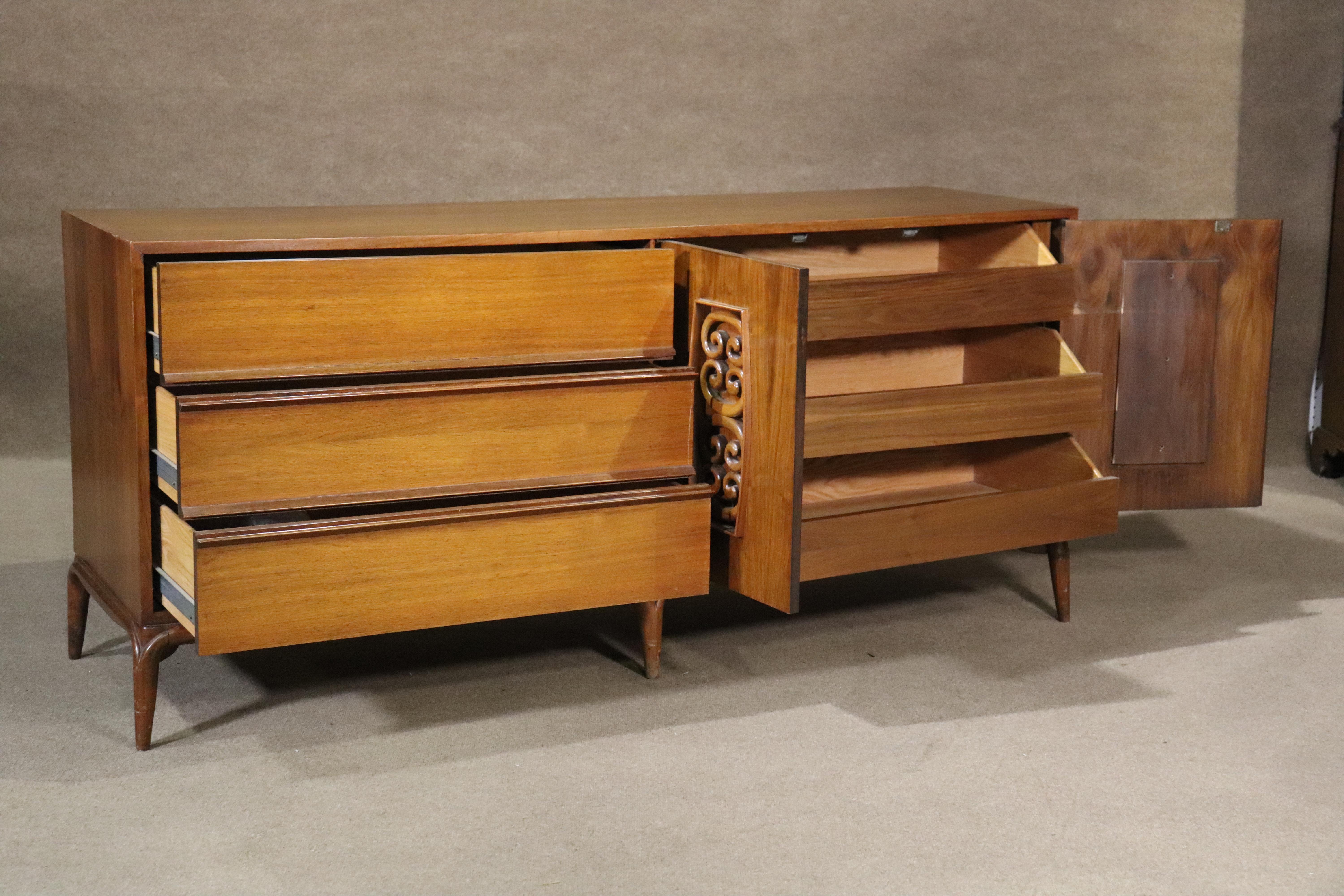 Mid-Century Modern Mid-Century American Long Dresser For Sale
