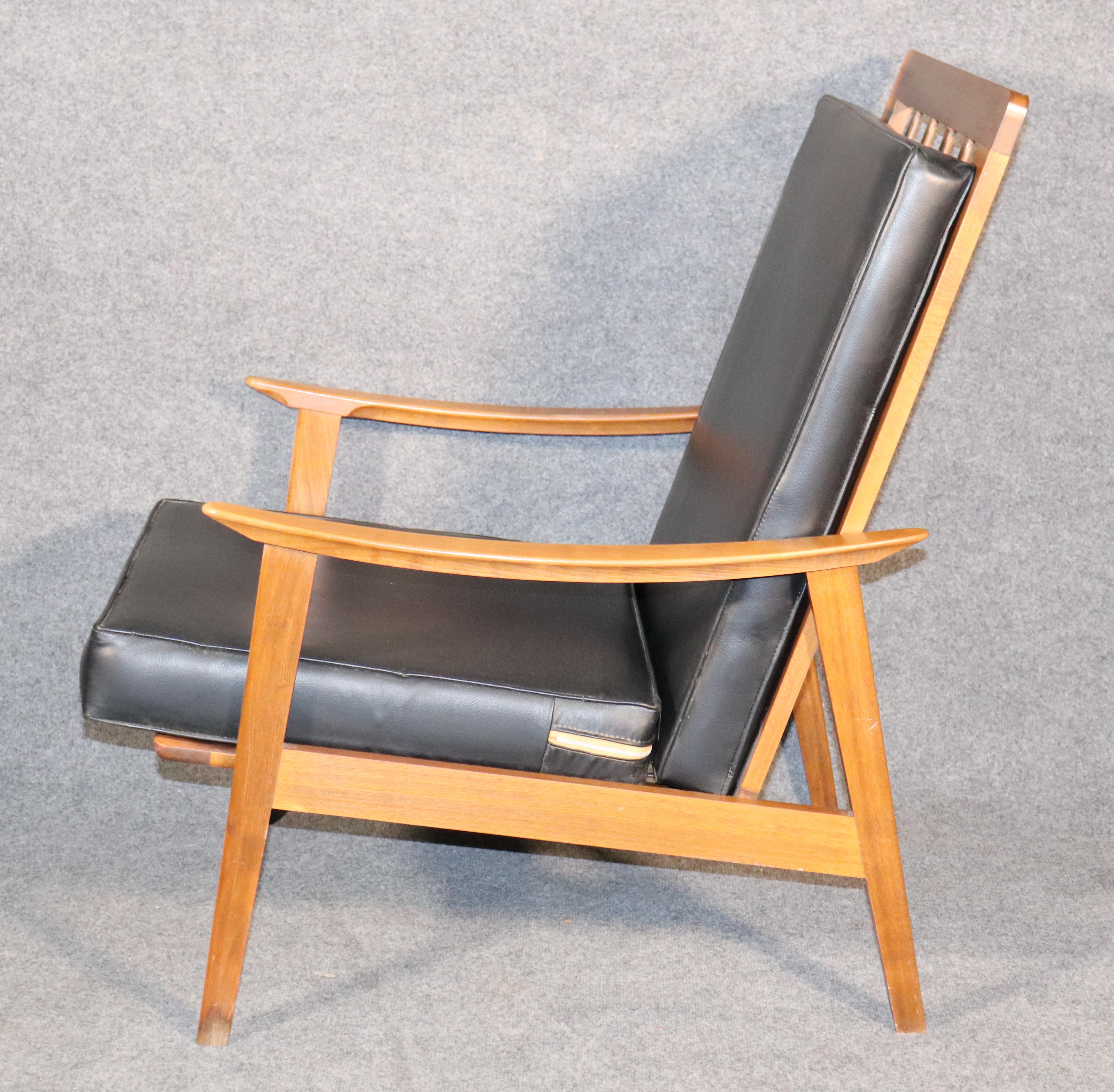 Mid-Century Modern Mid-Century American Lounge Chair For Sale