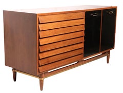 Cassettone Mid Century American of Martinsville Dania di Merton Gershun del 1950/60 circa