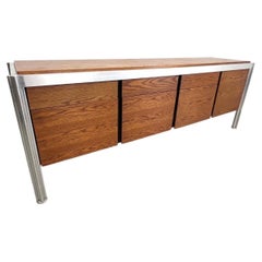 Moderna americana de mediados de siglo Credenza de oficina de 8 cajones Jens Risom Estructura de aluminio