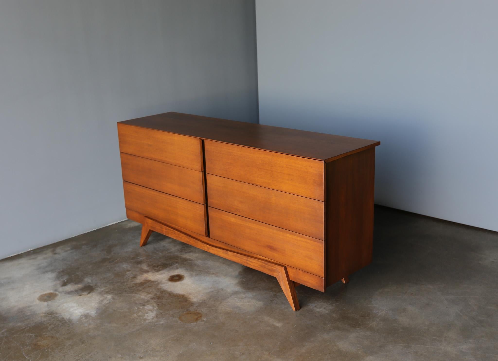 Mid Century American Modern Dresser,  United States, c.1955 3