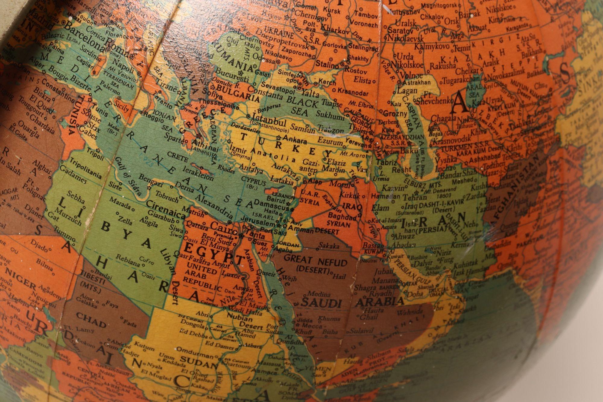 Mid-Century American Modern Illuminated 12