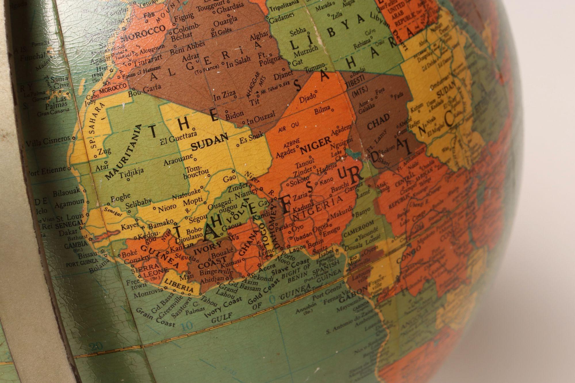 Mid-Century American Modern Illuminated 12