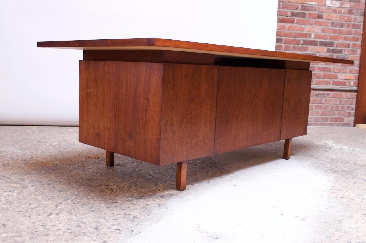 Midcentury American Modern Jens Risom Walnut Executive Desk 4