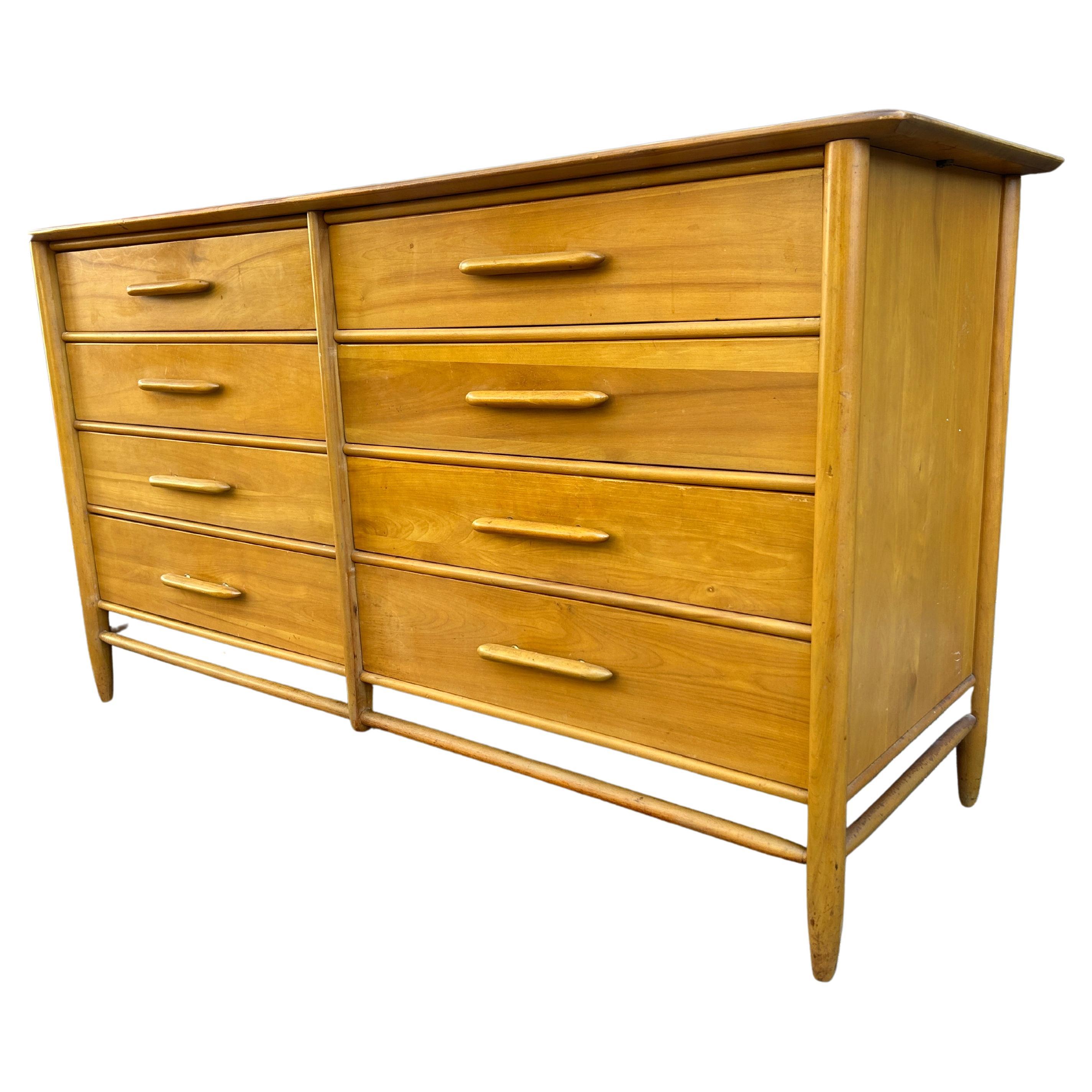 Mid century American modern low blonde Solid maple dresser 8 drawer For