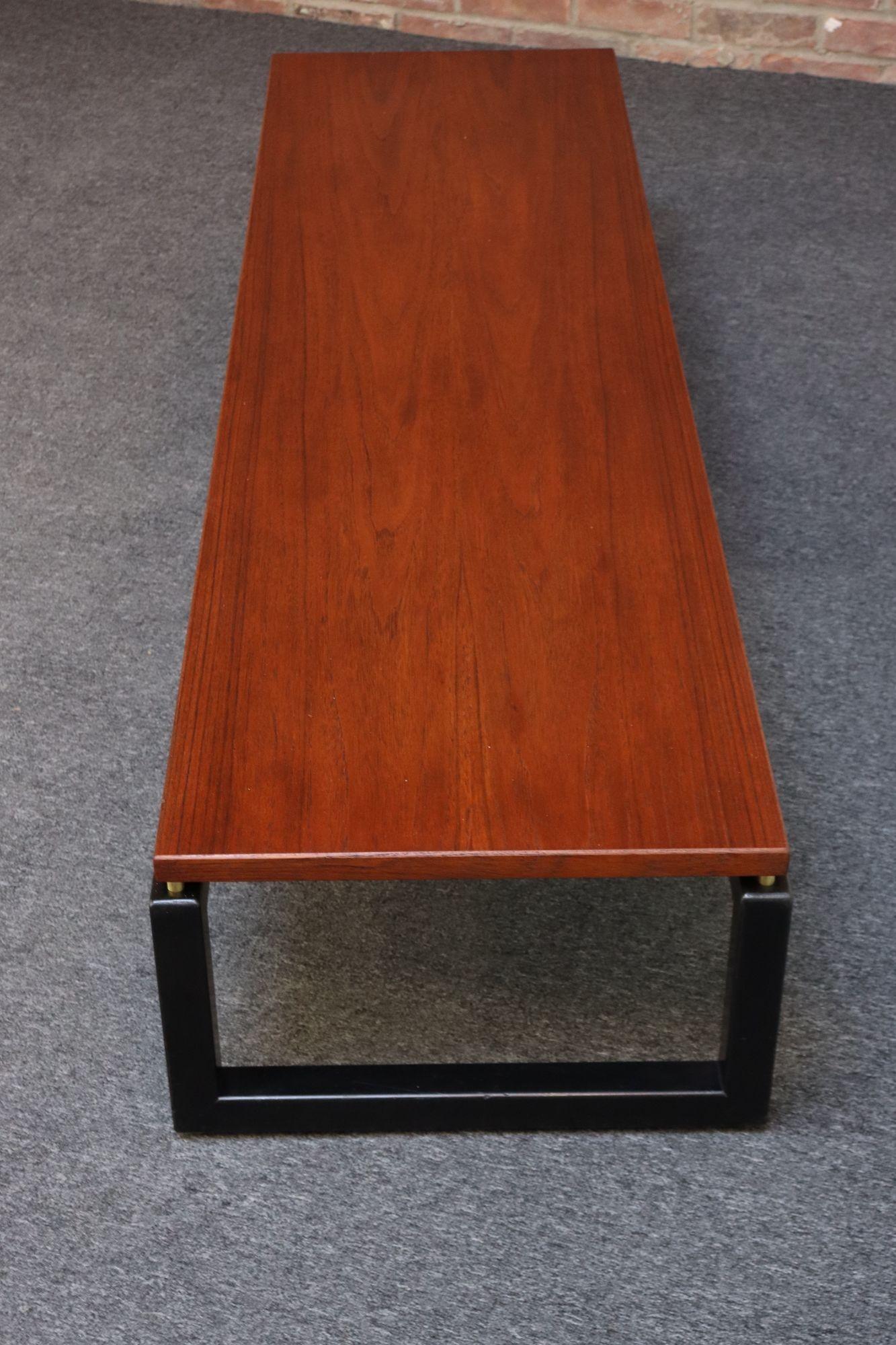 Mid-Century American Modern Low Table or Bench by Paul Tuttle for Baker In Good Condition For Sale In Brooklyn, NY