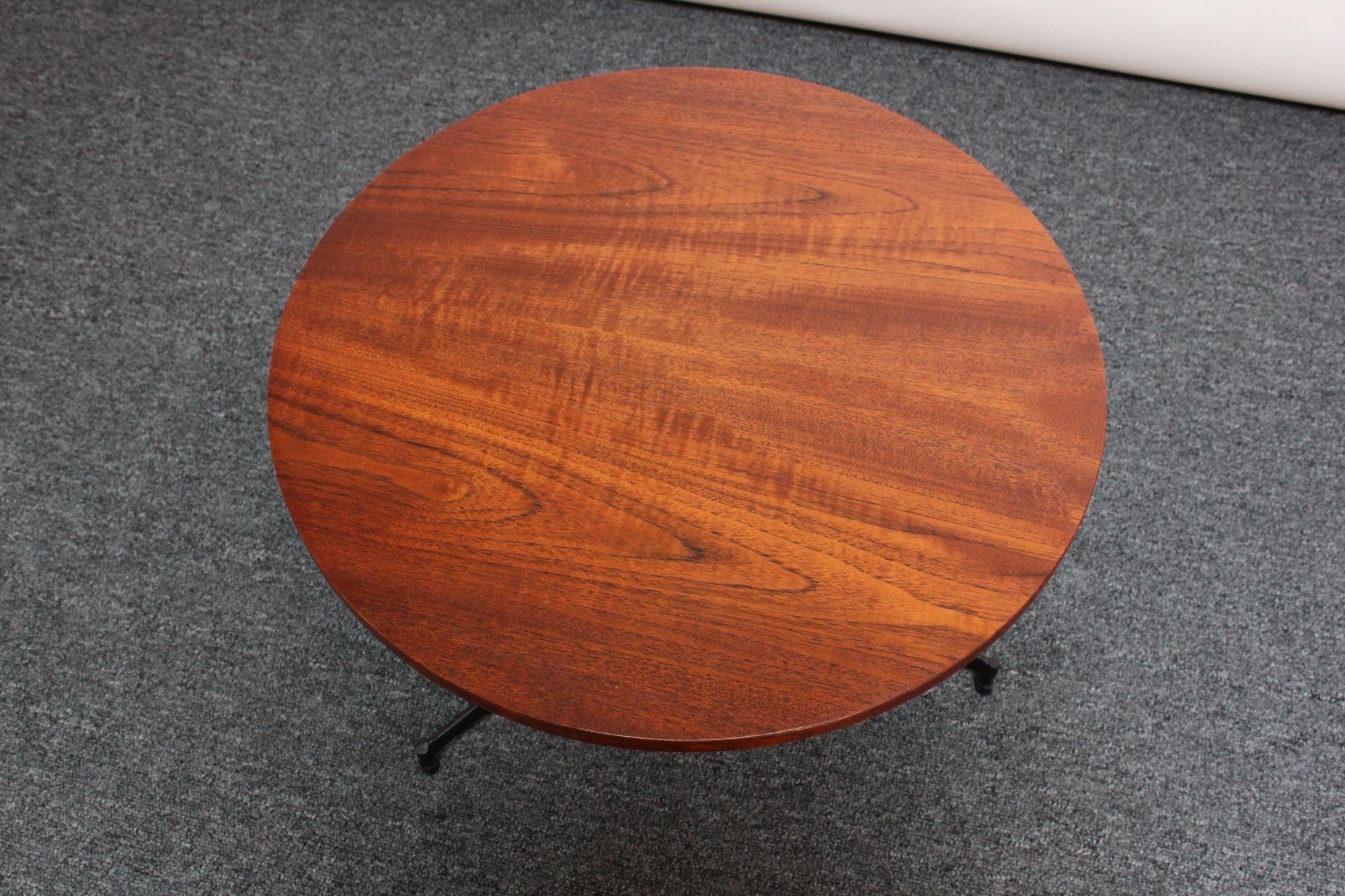Mid-Century American Modern Round Walnut and Iron Tripod Accent Table In Good Condition For Sale In Brooklyn, NY