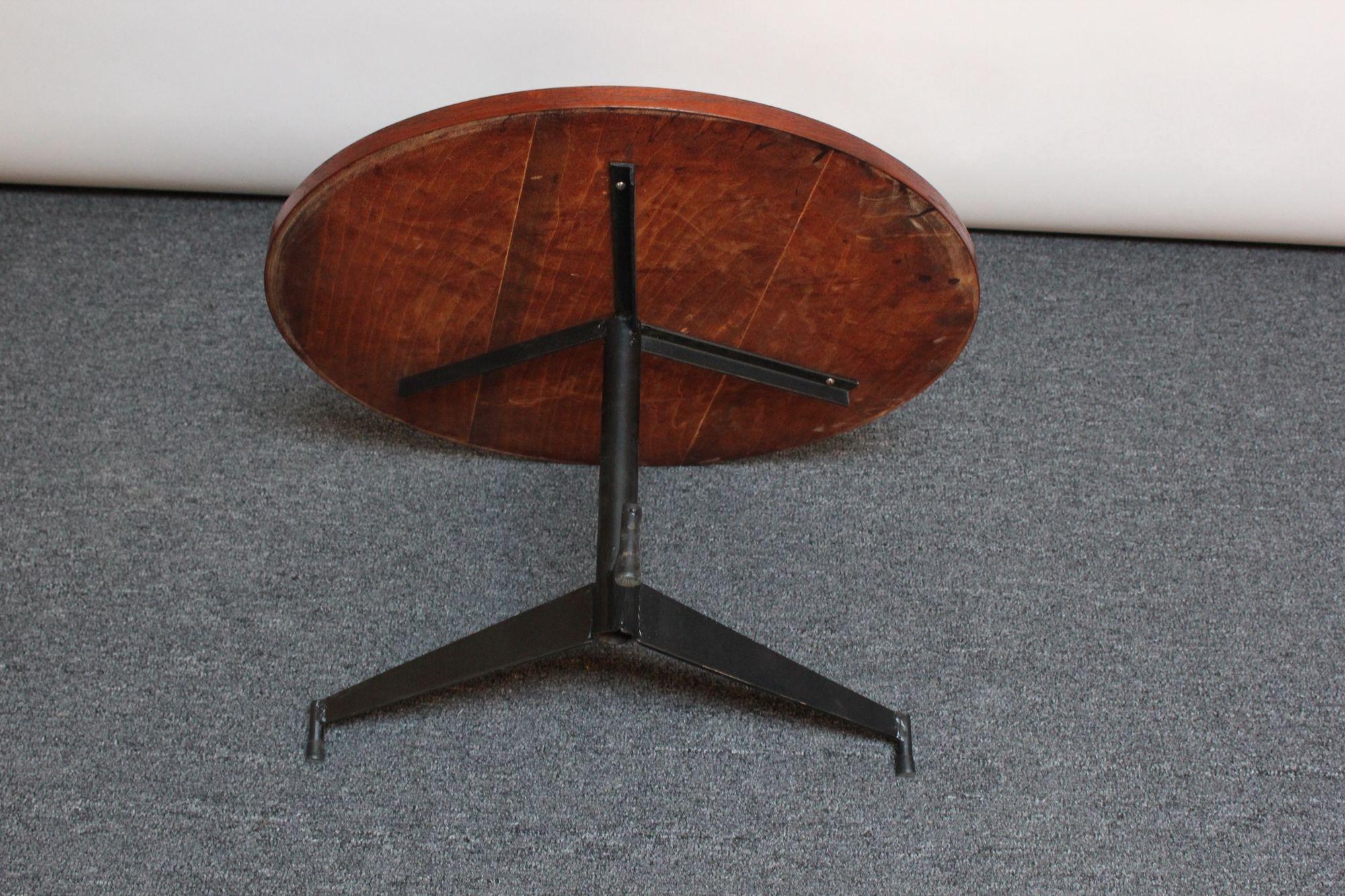 Mid-Century American Modern Round Walnut and Iron Tripod Accent Table For Sale 1