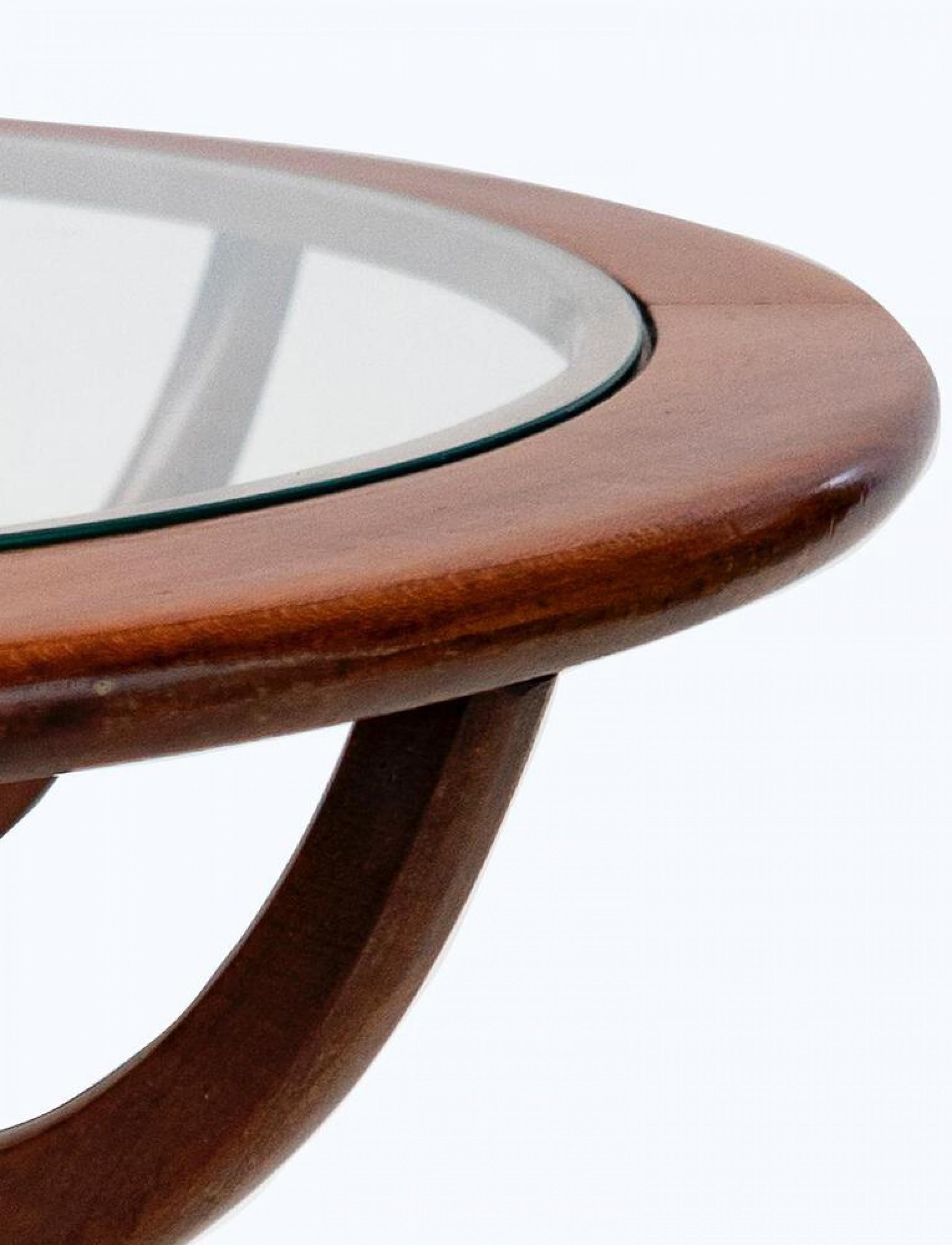 Midcentury American Modern Round Wood & Glass Coffee Table For Sale 1