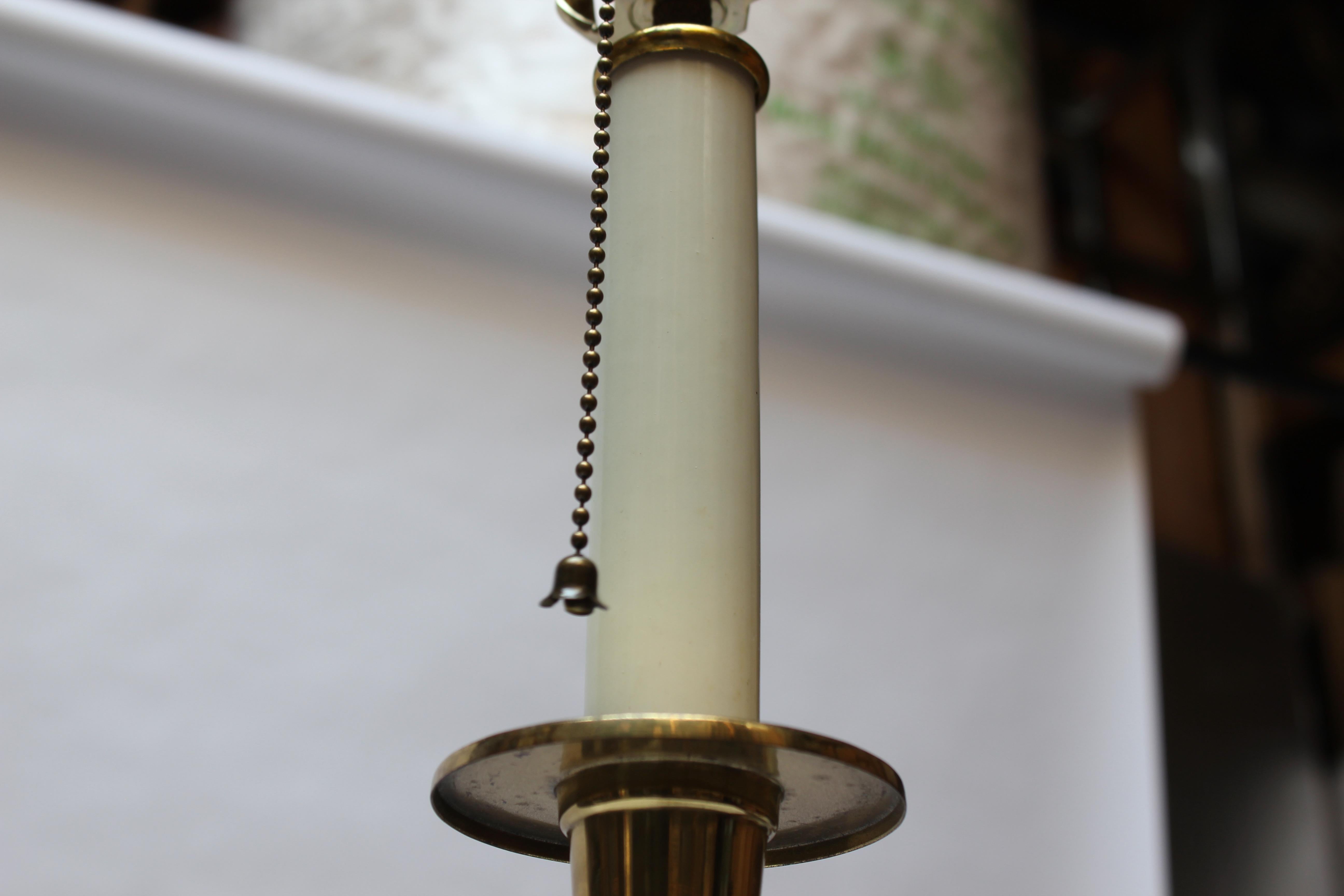 Mid-Century American Modern Tall Brass Table Lamp with Star Base In Good Condition For Sale In Brooklyn, NY
