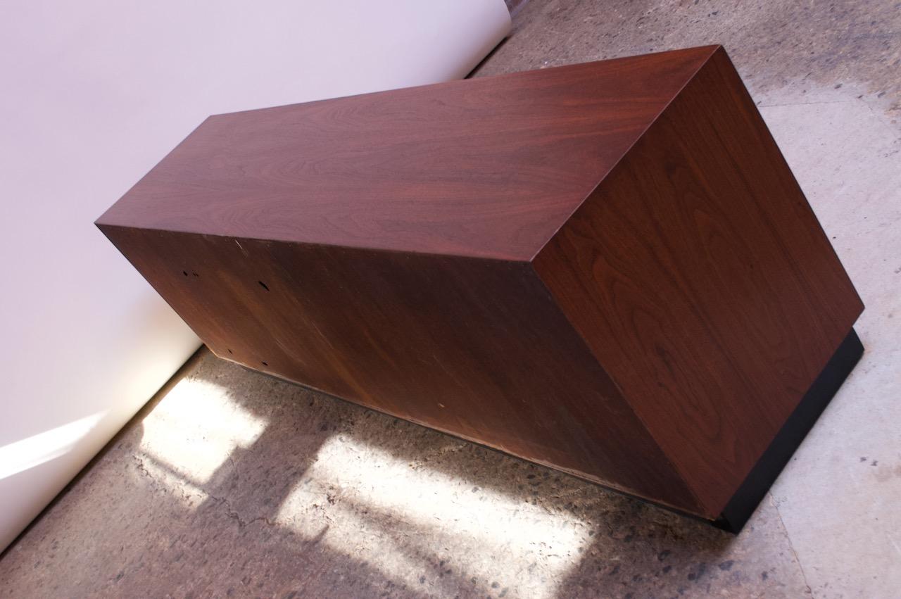 Midcentury American Modern Walnut Credenza with Ebonized Plinth Base 4