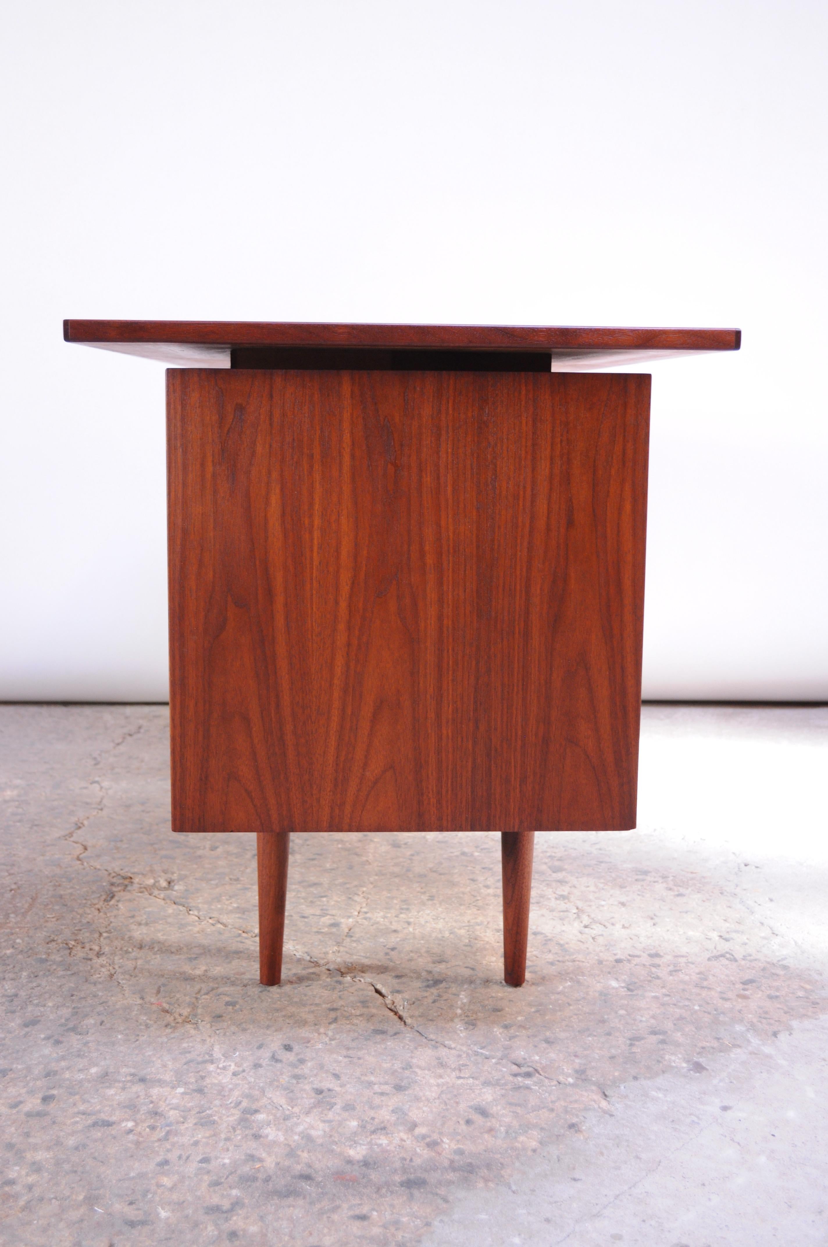 Mid-Century American Modern Walnut Desk by Richard Artschwager 2