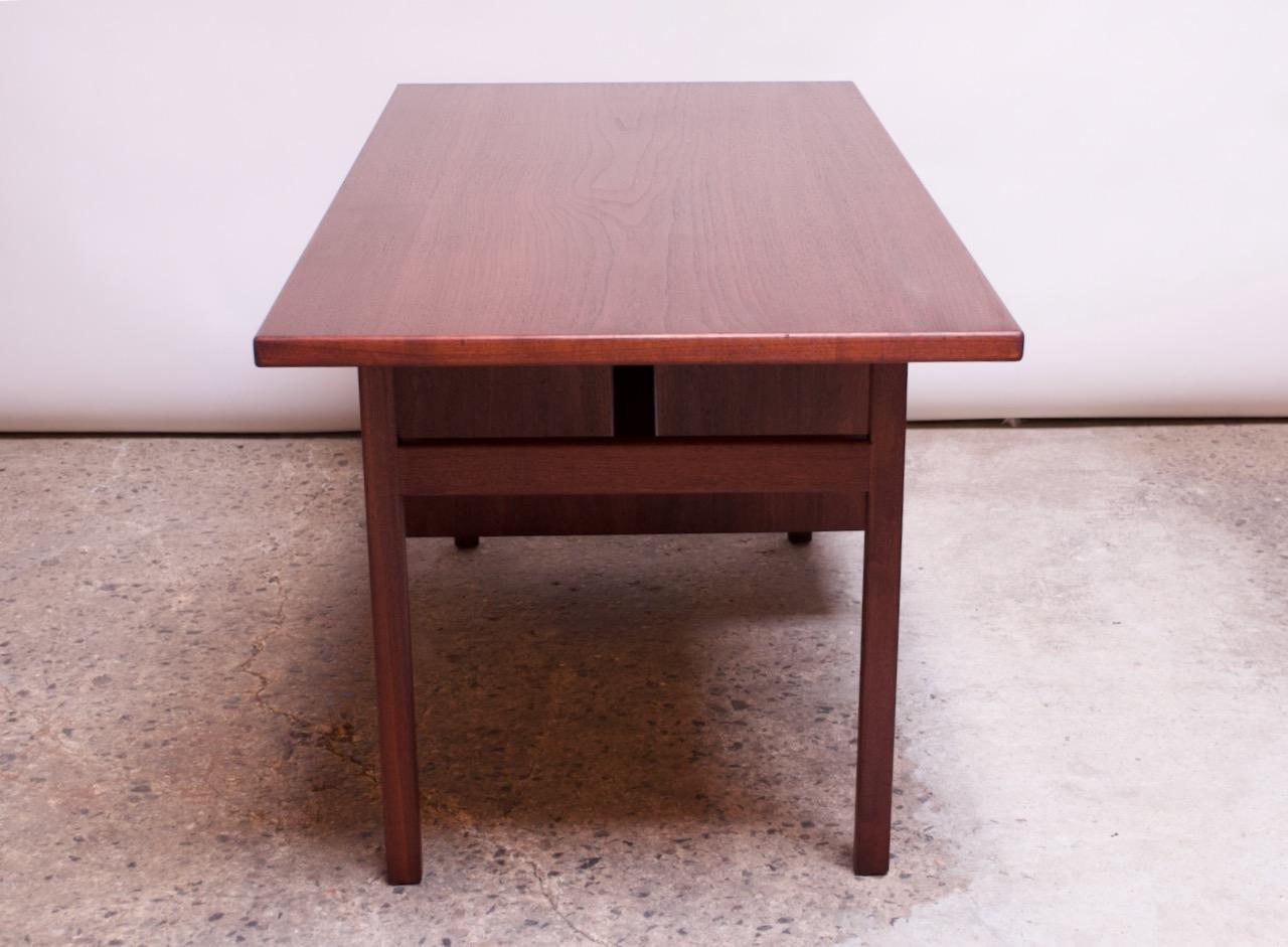 Midcentury American Modern Walnut Desk / Writing Table 7