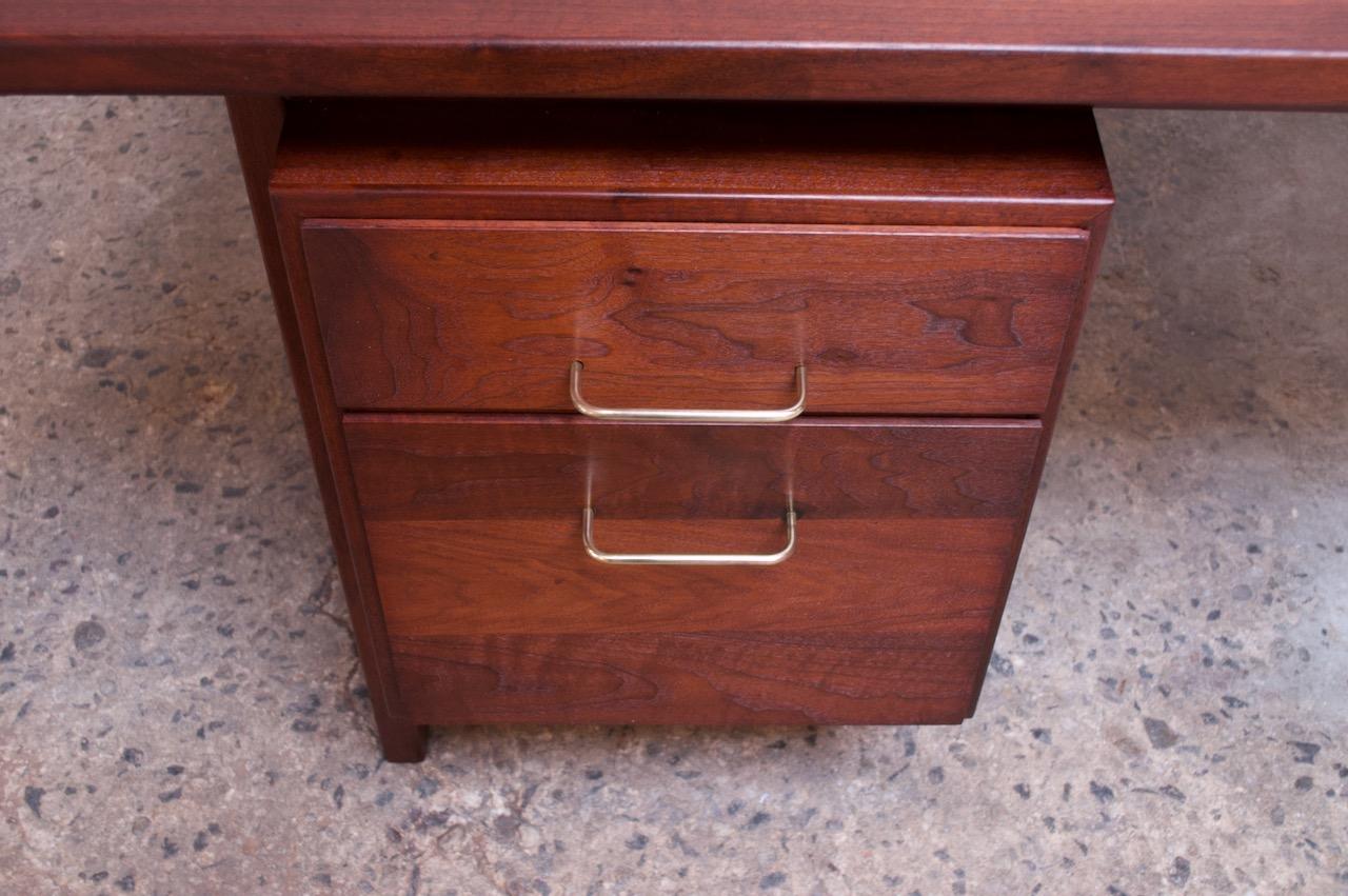 Midcentury American Modern Walnut Desk / Writing Table 10