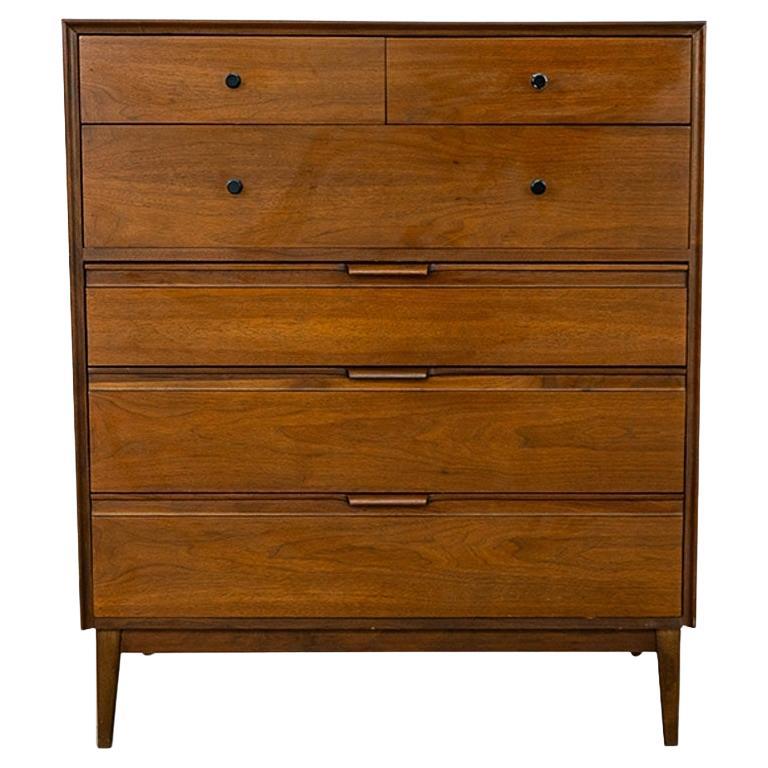 Commode en noyer High Boy Mid-Century American of Martinsville