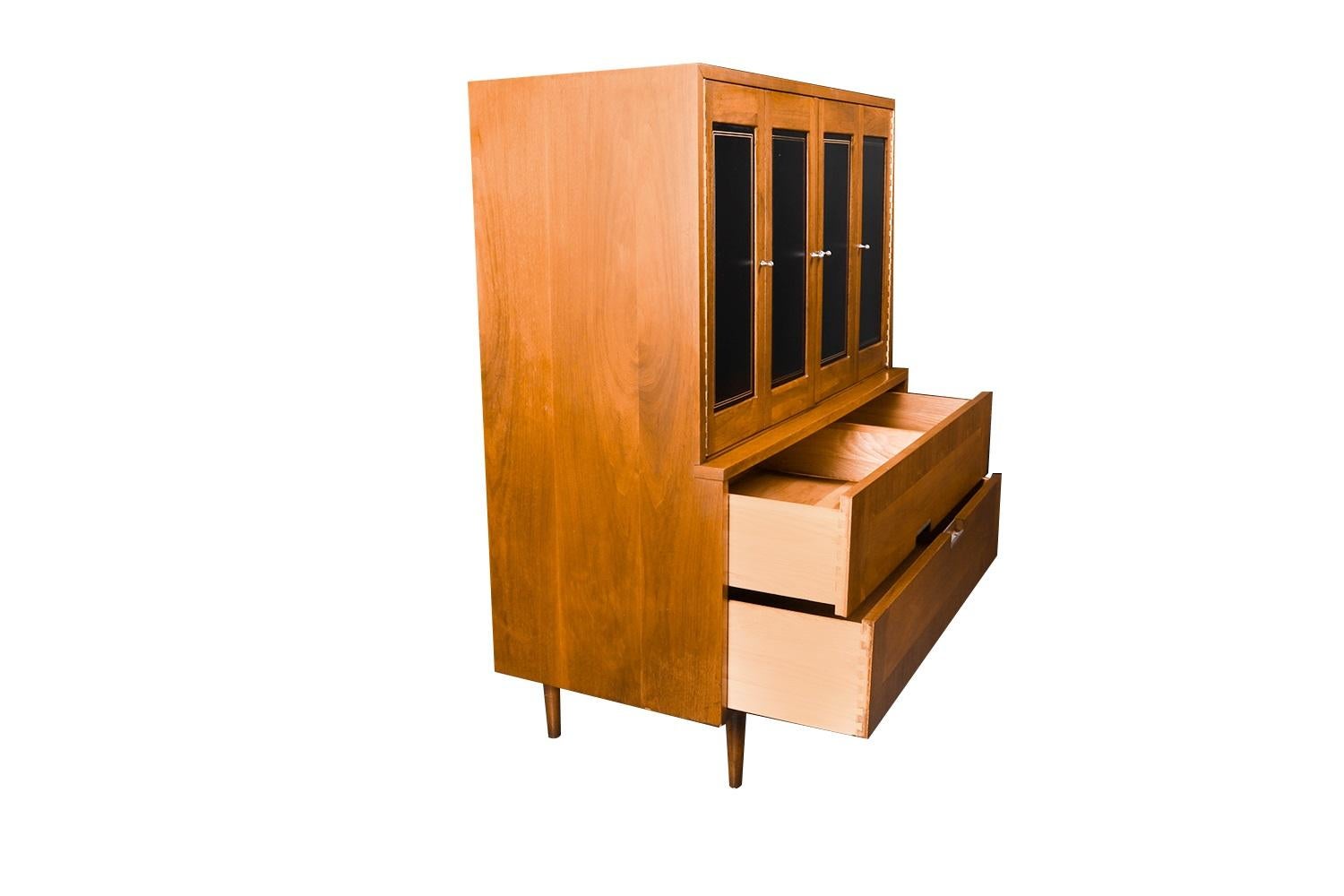 Mid-Century American of Martinsville Highboy Kommode  im Zustand „Gut“ im Angebot in Baltimore, MD