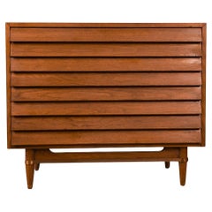 Mid-Century American of Martinsville Louvered Bachelors Chest 