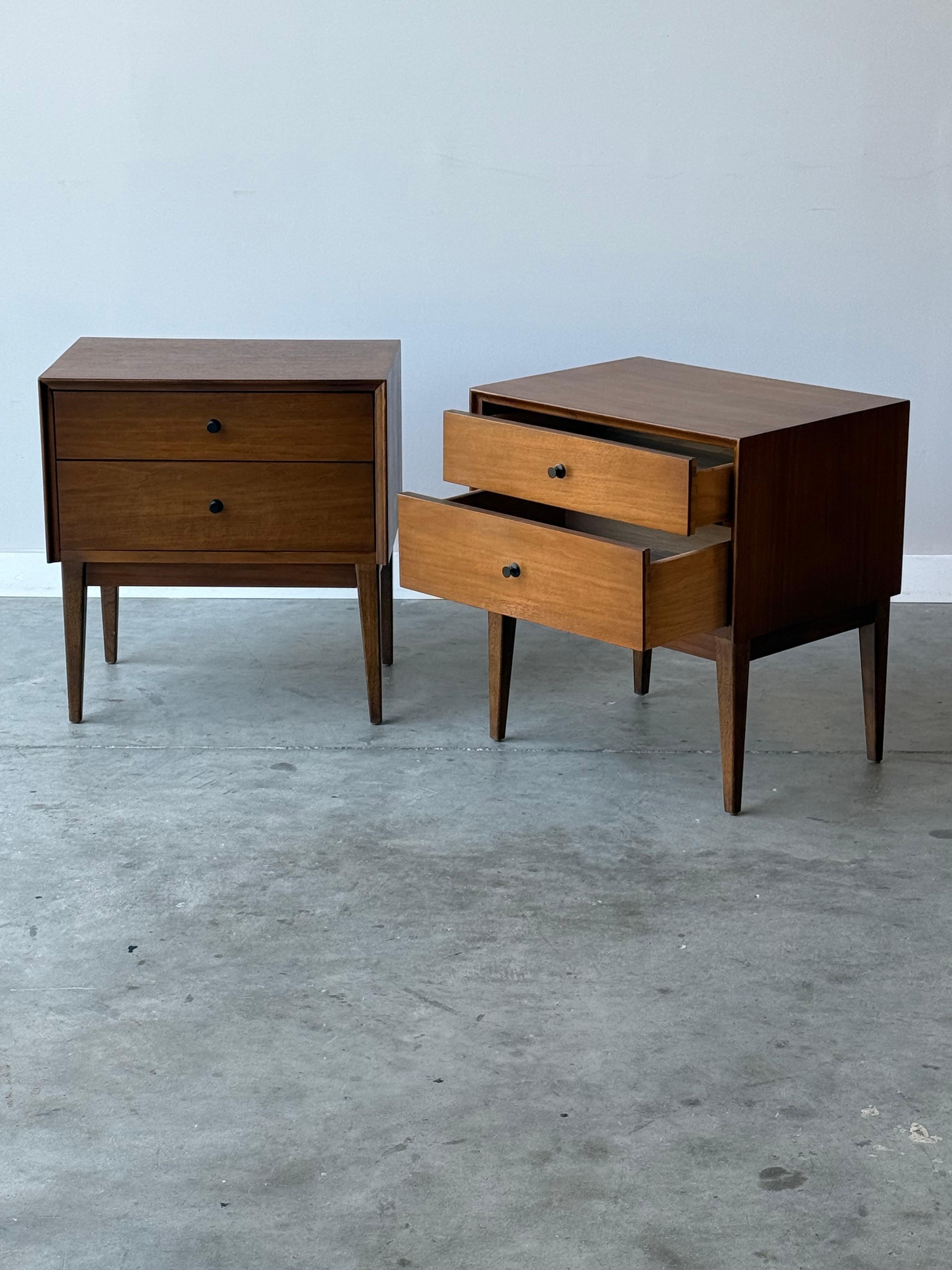 Mid-Century American of Martinsville Nightstands - a Pair 3