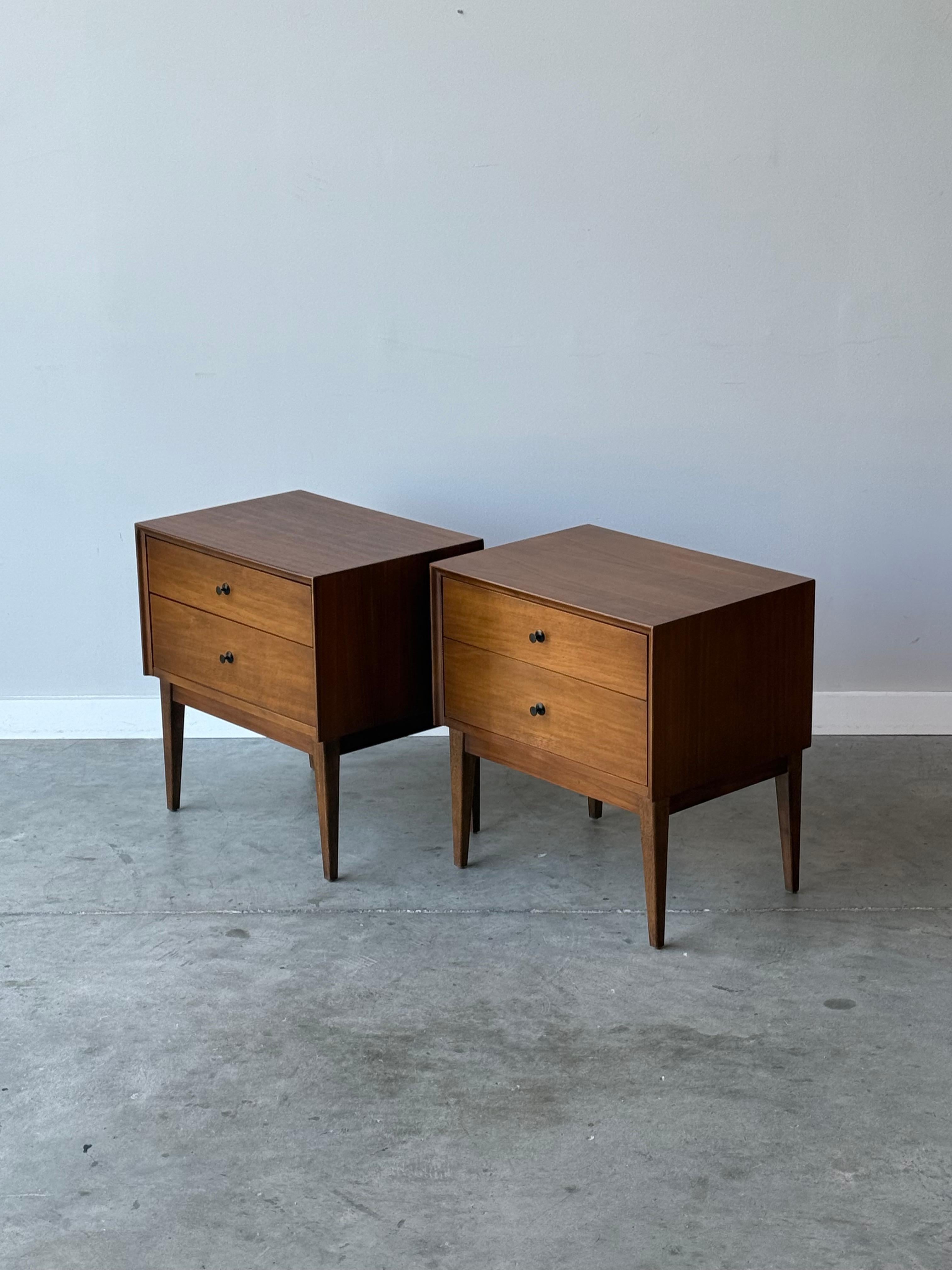 Mid-20th Century Mid-Century American of Martinsville Nightstands - a Pair
