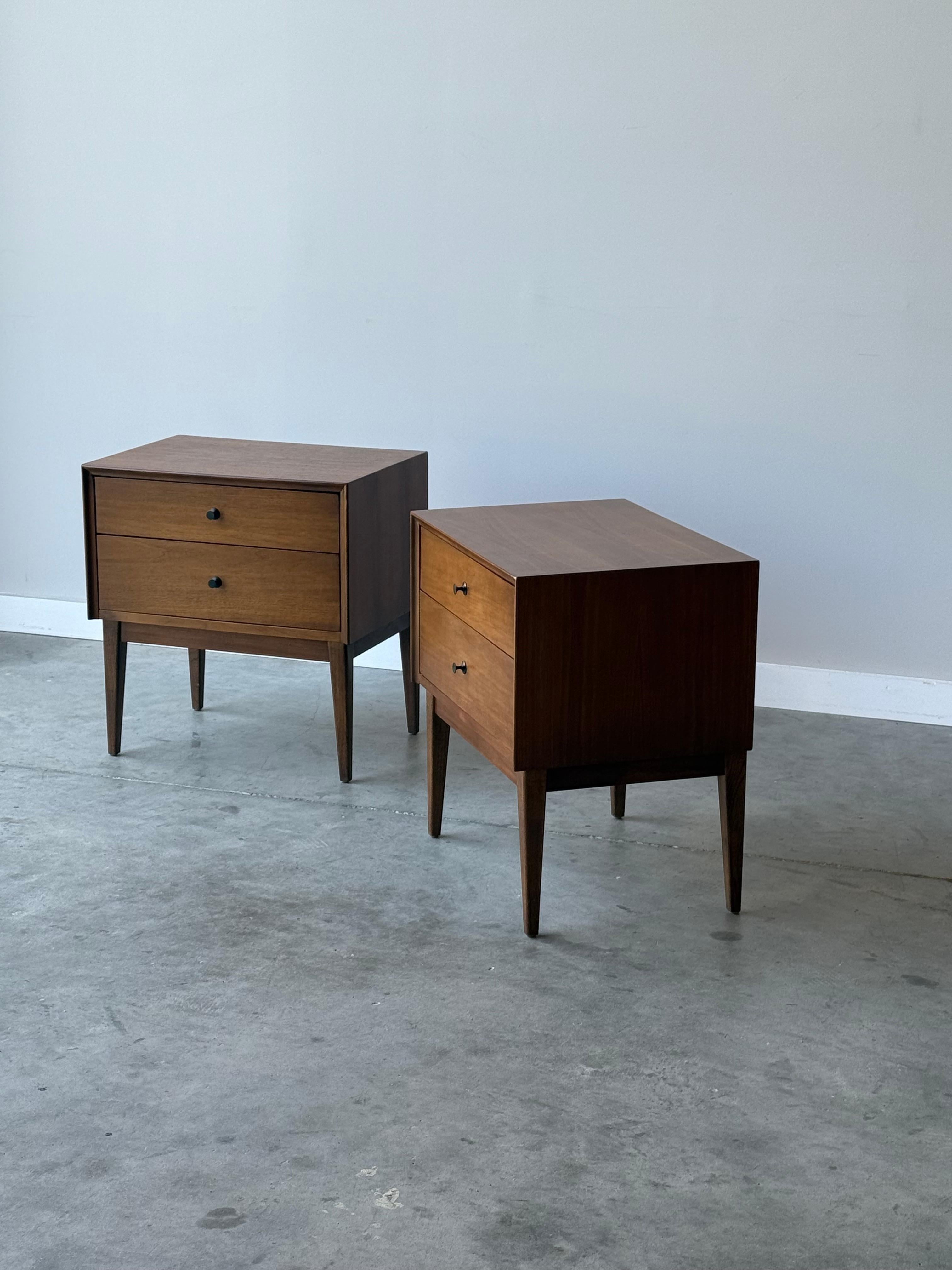 Mid-Century American of Martinsville Nightstands - a Pair 1